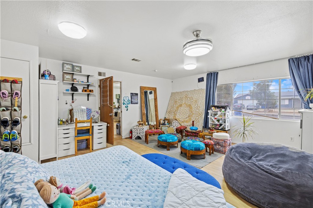 17104 Queensglen Avenue