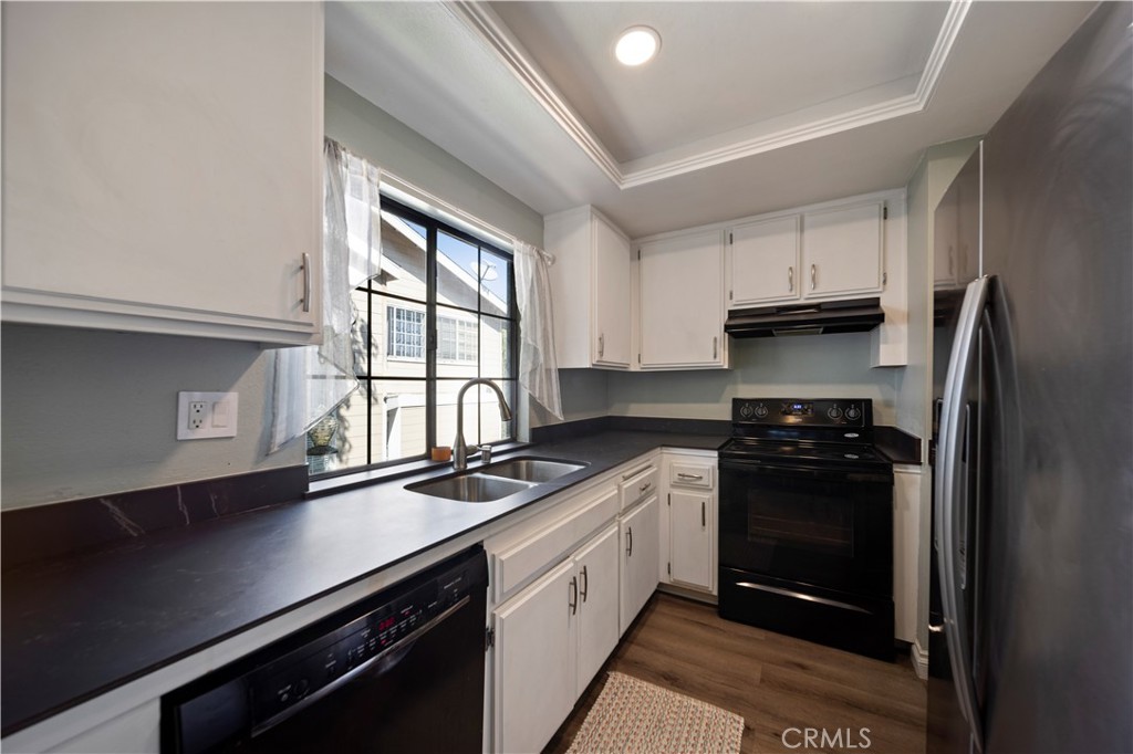 11300 FOOTHILL BLVD 30