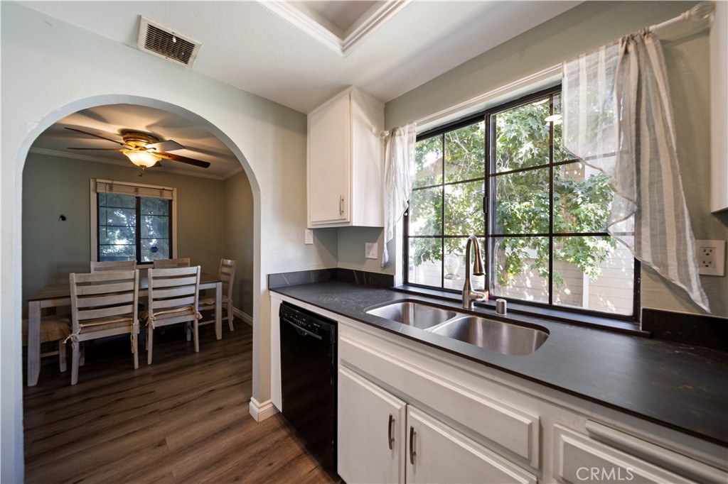 11300 FOOTHILL BLVD 30