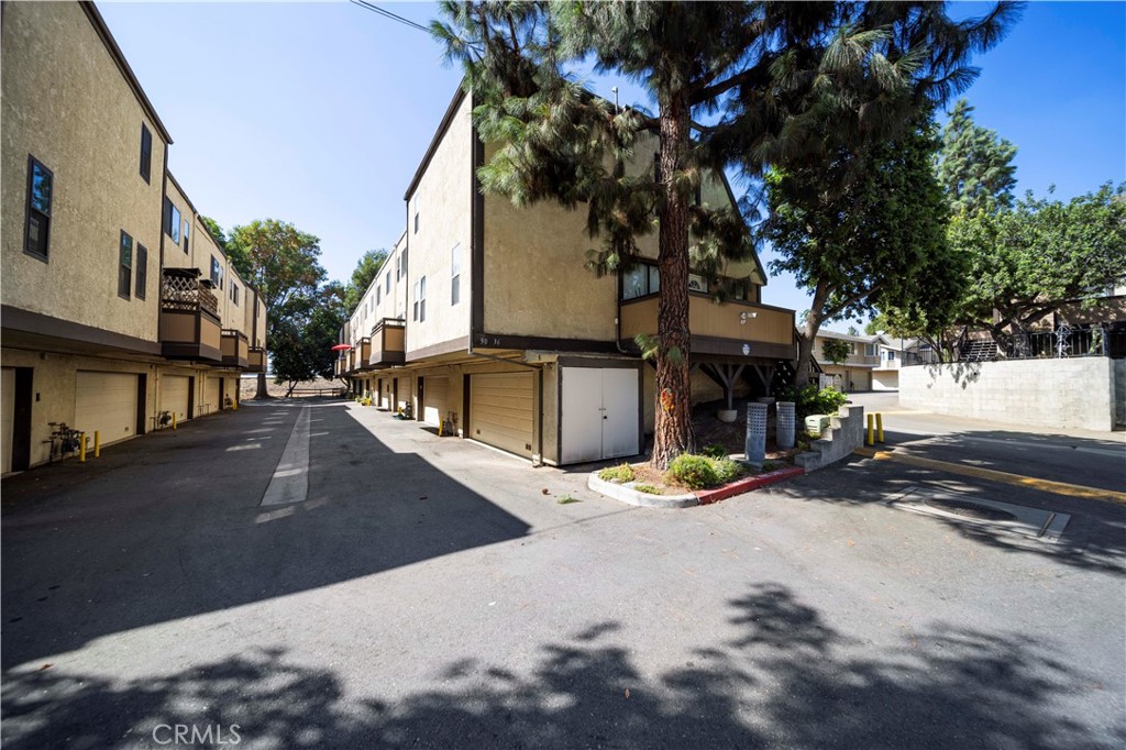 11300 FOOTHILL BLVD 30