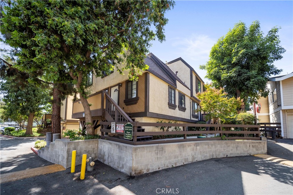 11300 FOOTHILL BLVD 30