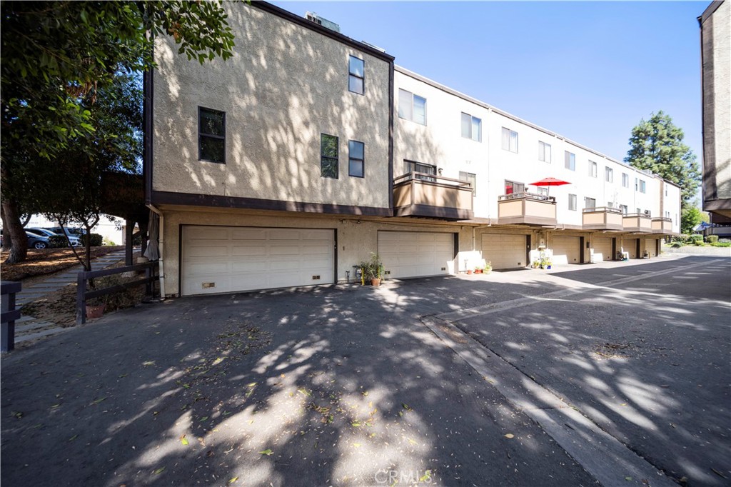 11300 FOOTHILL BLVD 30