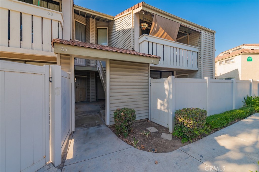 63 Carriage Way 239