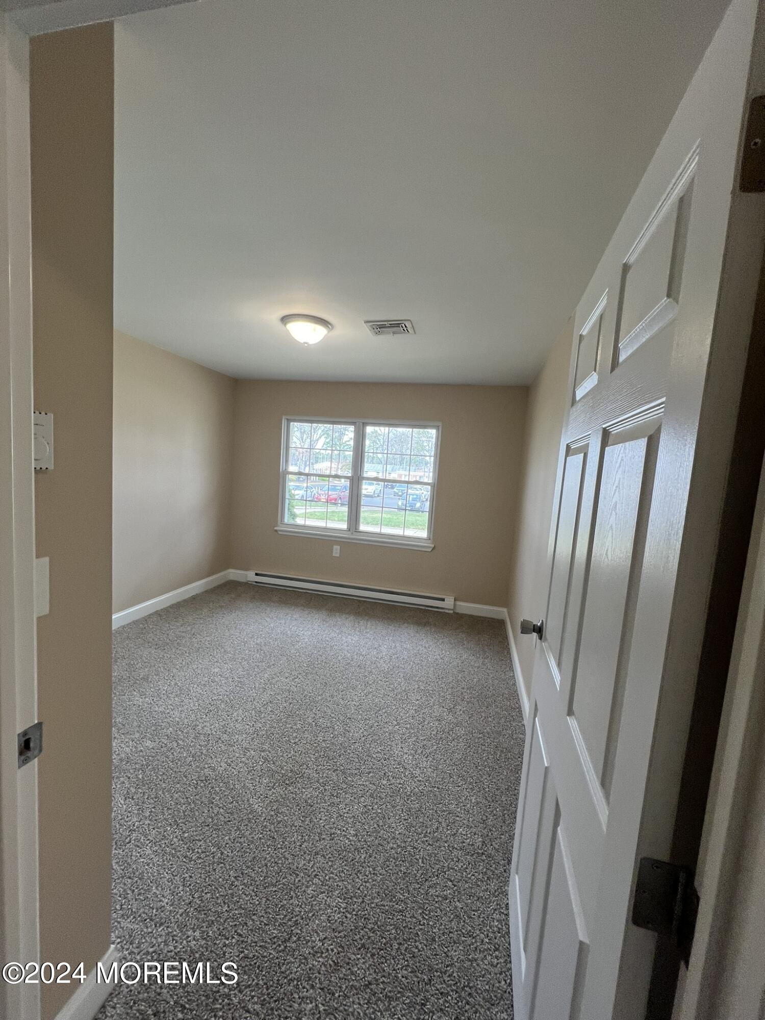 22B Buckingham Drive, B