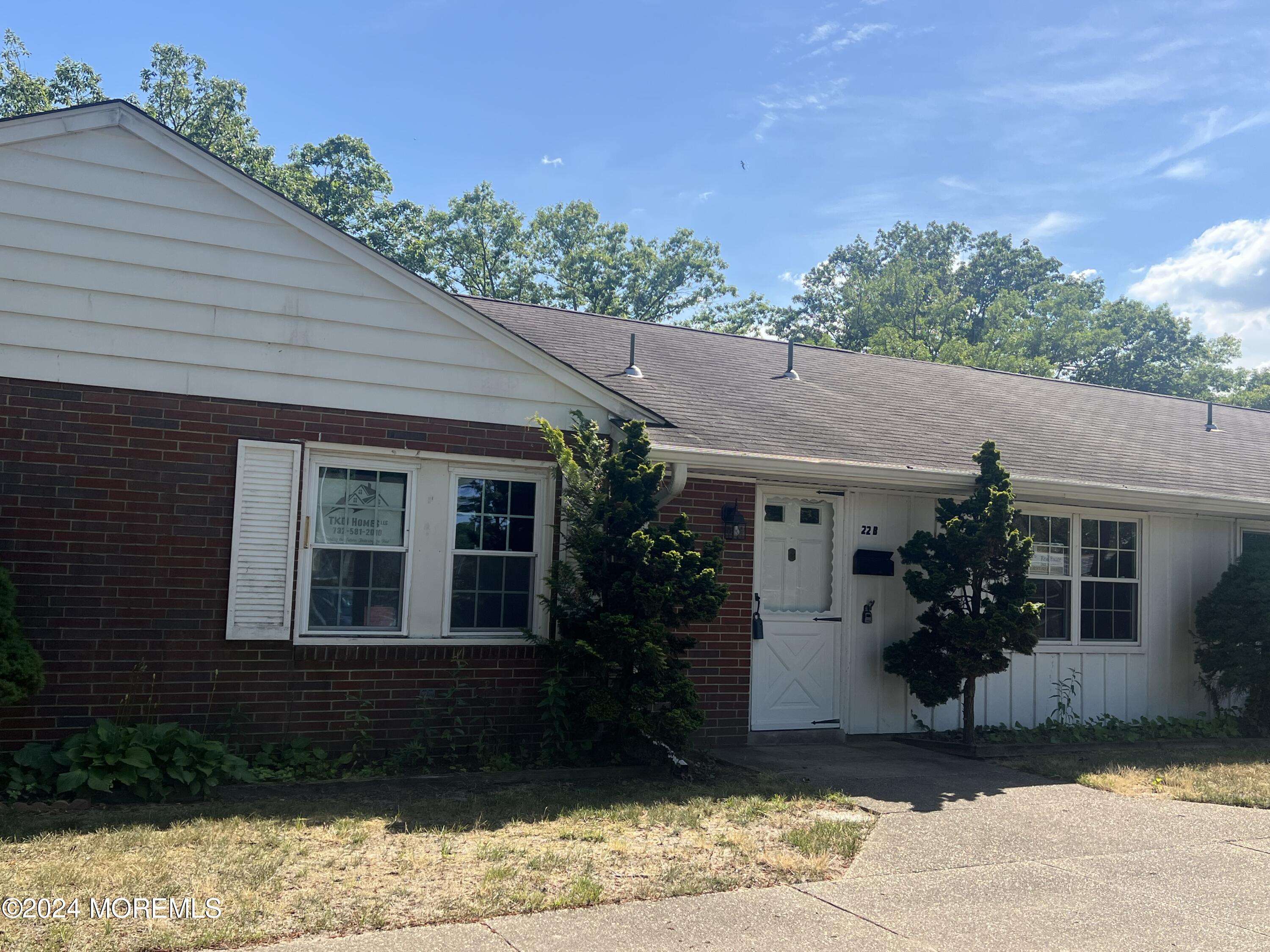 22B Buckingham Drive, B