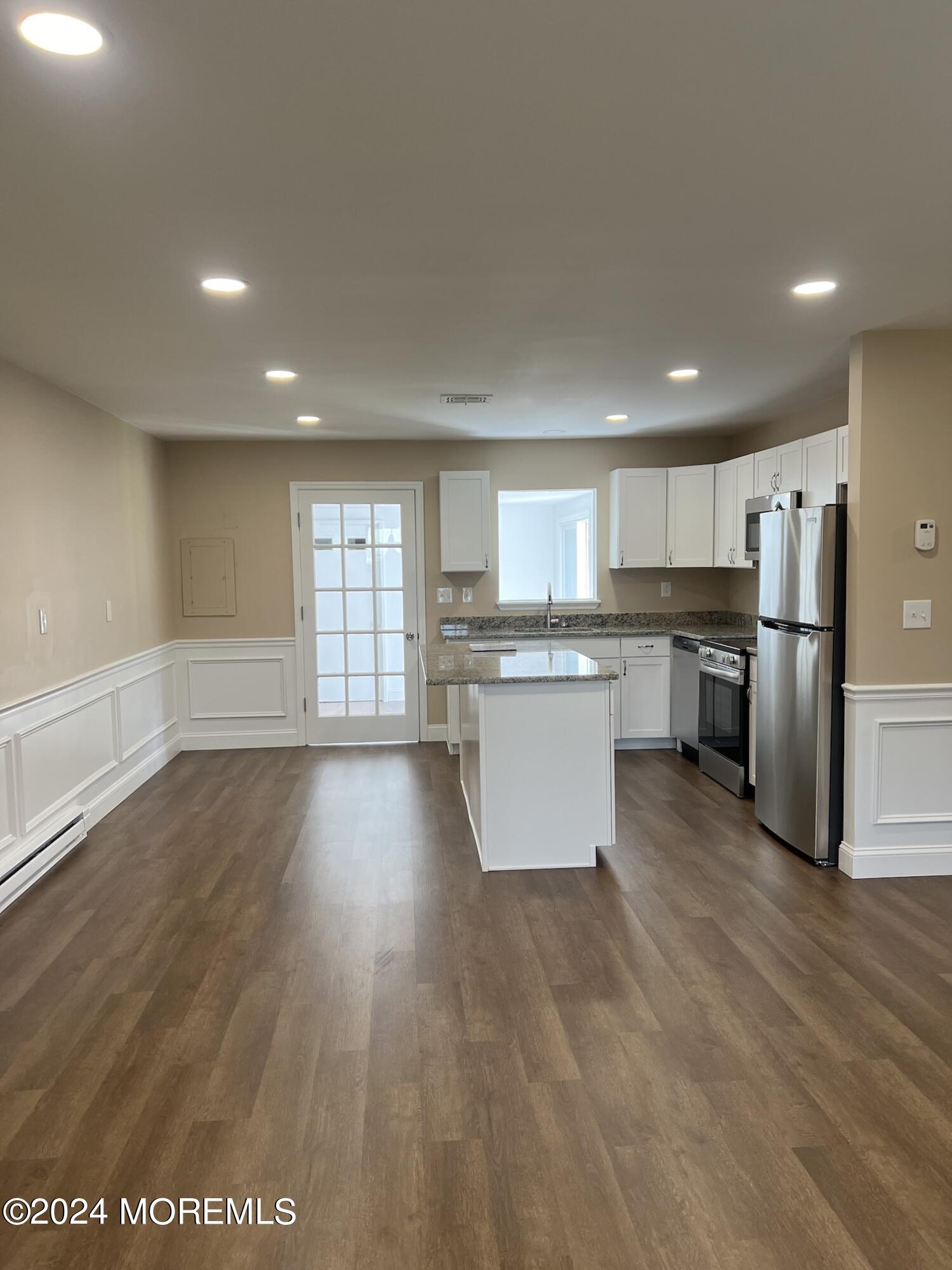 22B Buckingham Drive, B