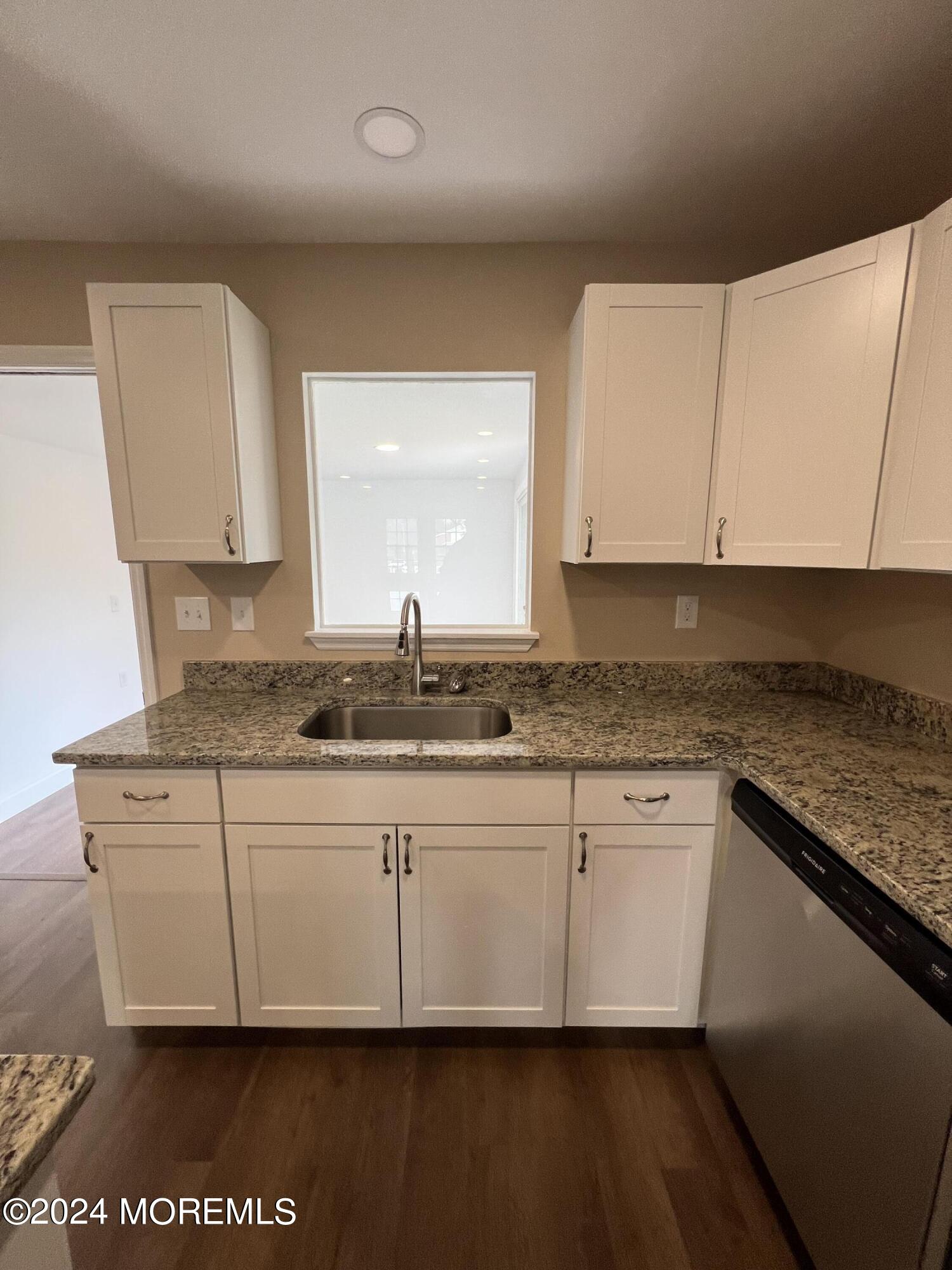 22B Buckingham Drive, B