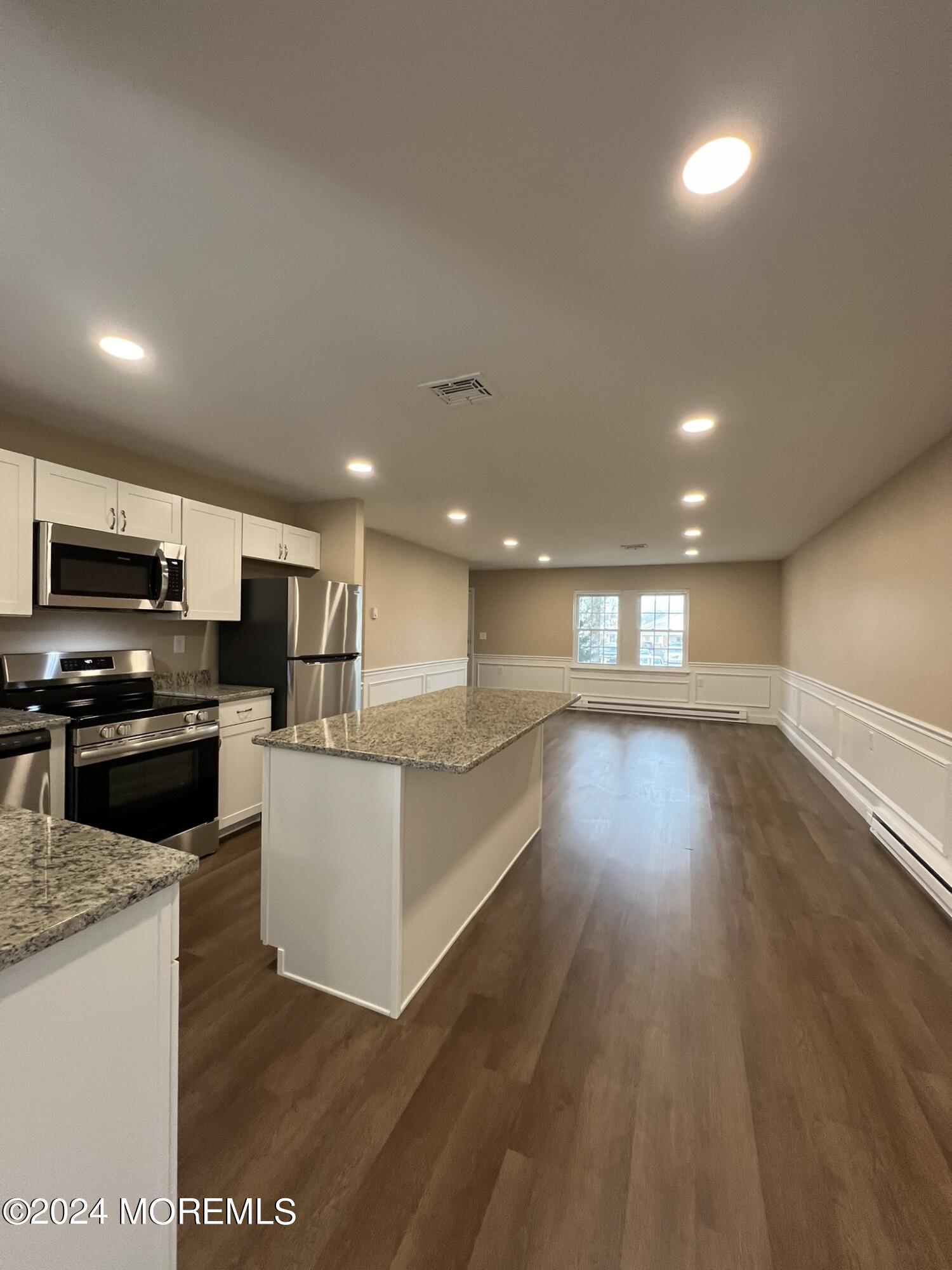 22B Buckingham Drive, B
