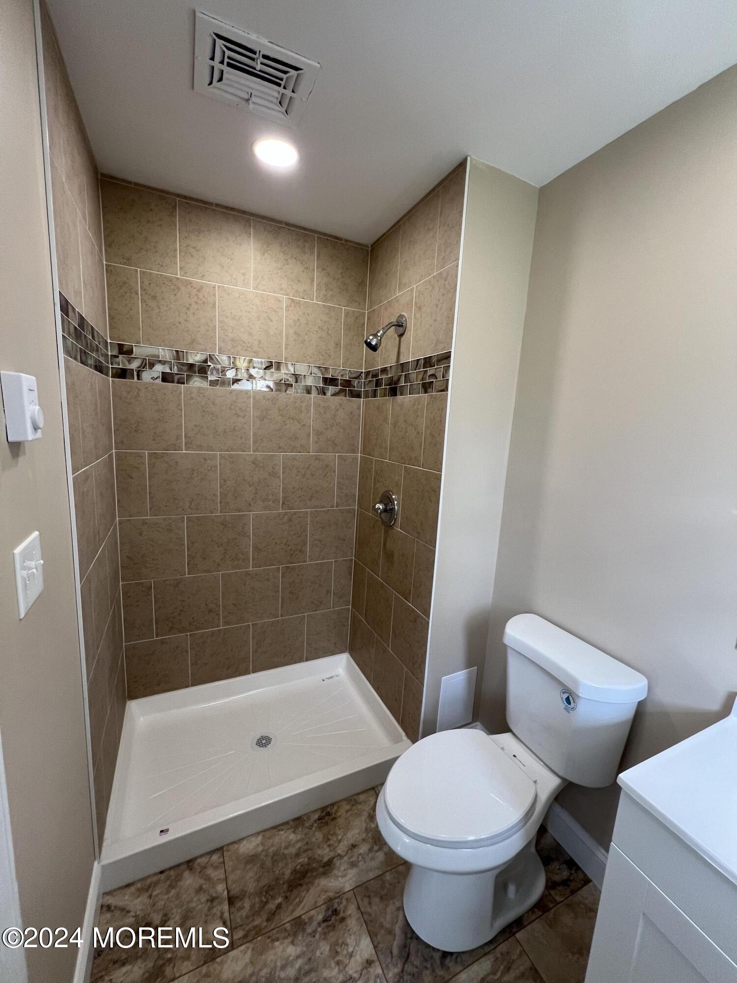 22B Buckingham Drive, B
