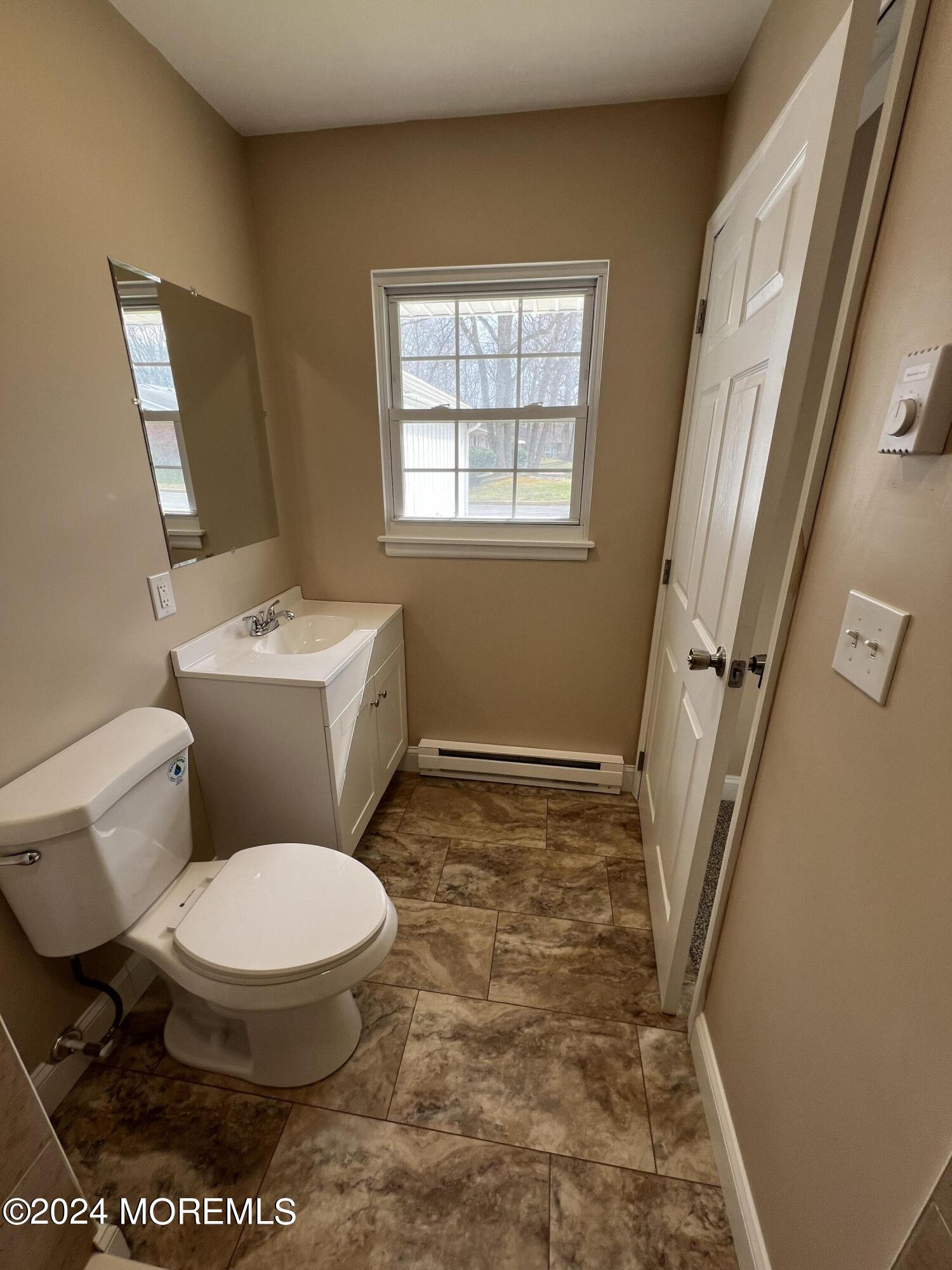 22B Buckingham Drive, B