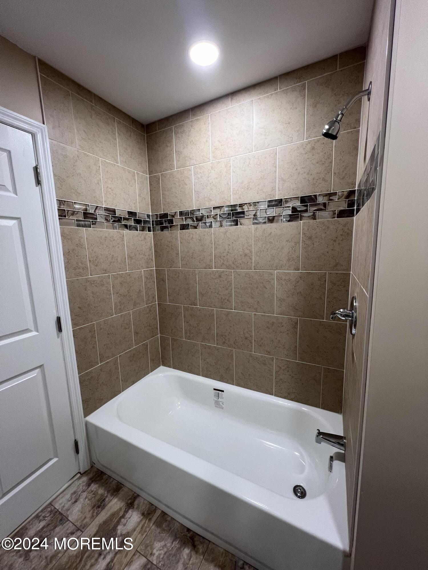 22B Buckingham Drive, B