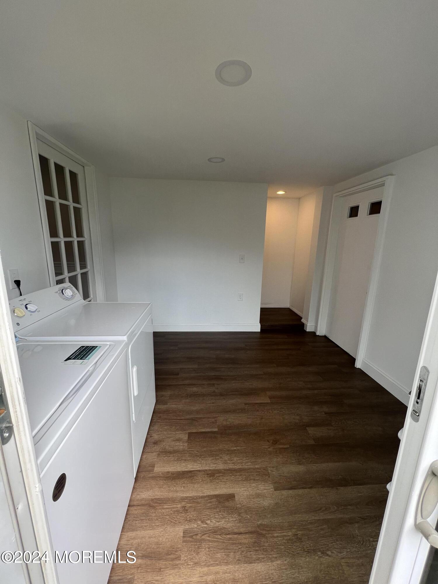 22B Buckingham Drive, B
