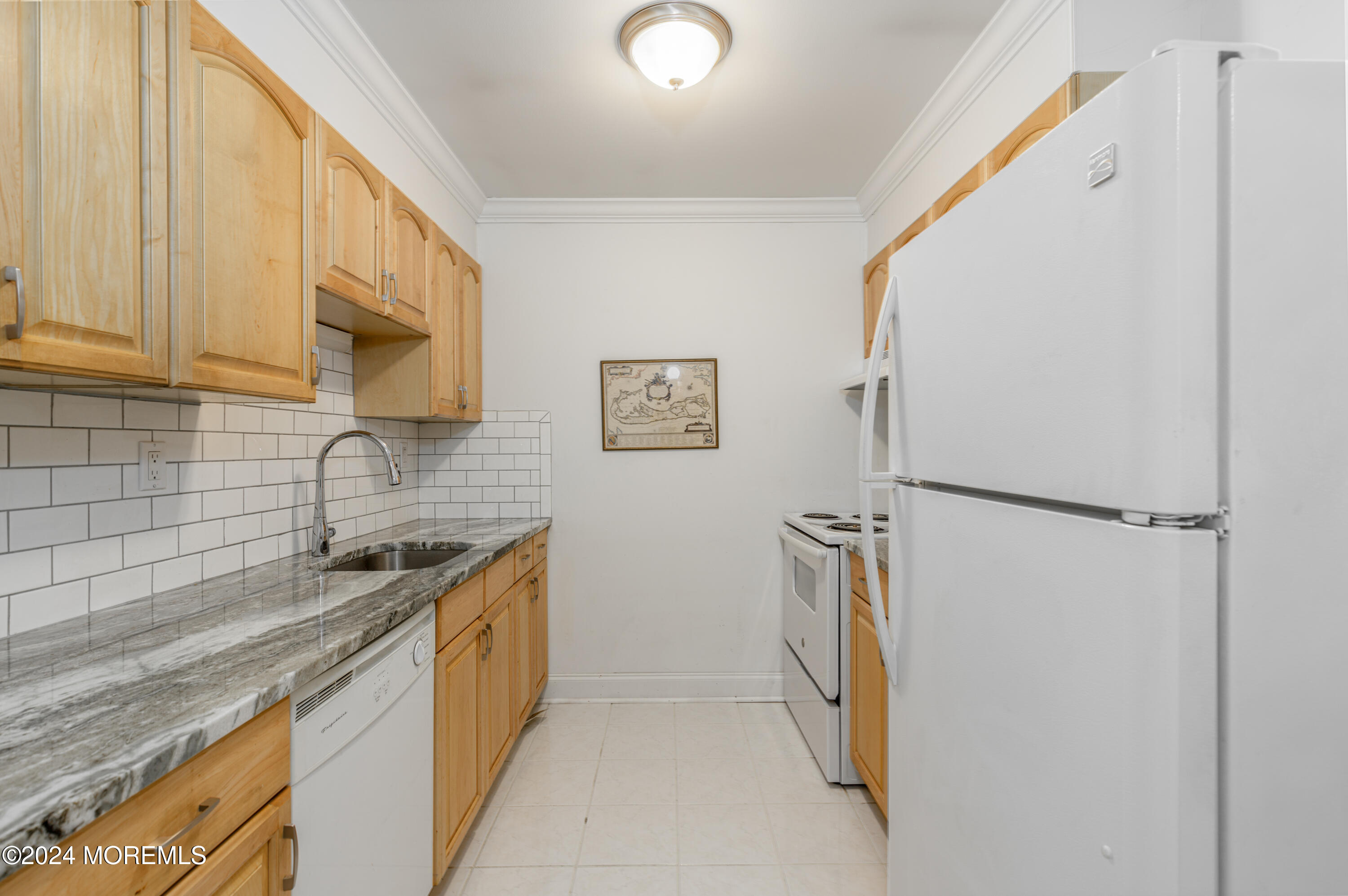 1033F Aberdeen Drive, 100