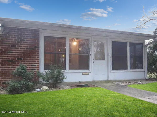 1033F Aberdeen Drive, 100