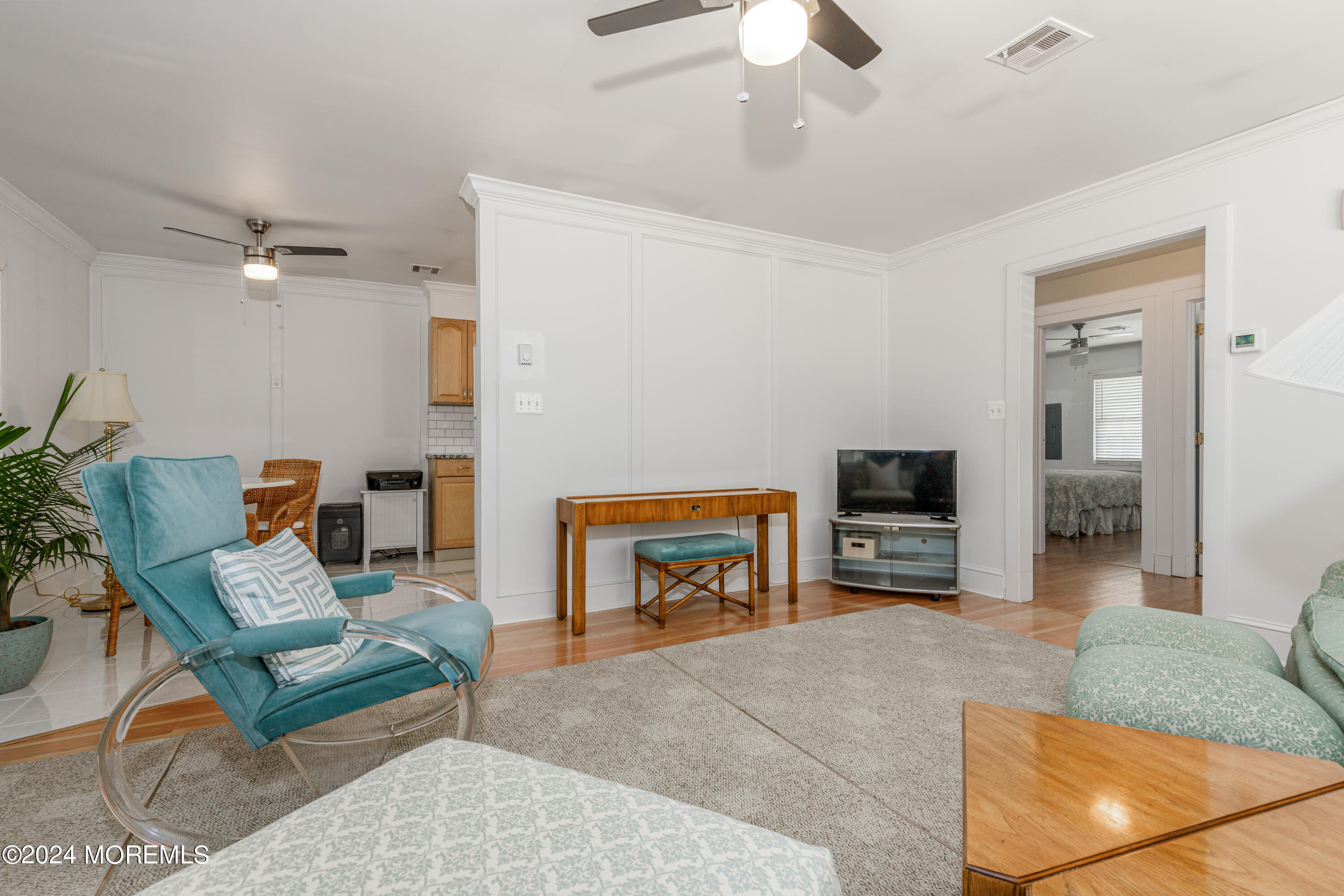 1033F Aberdeen Drive, 100