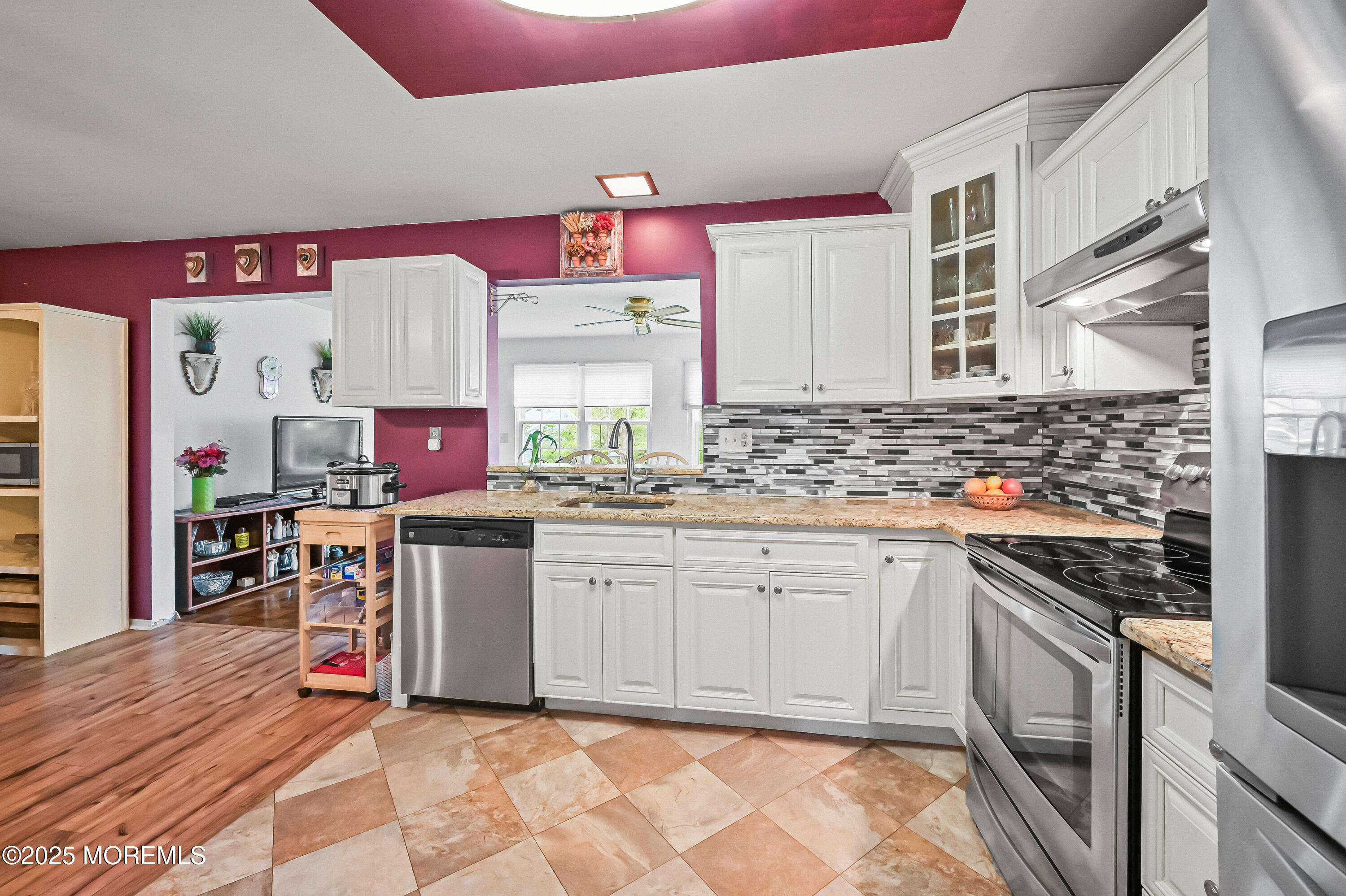 66 Buckingham Drive N