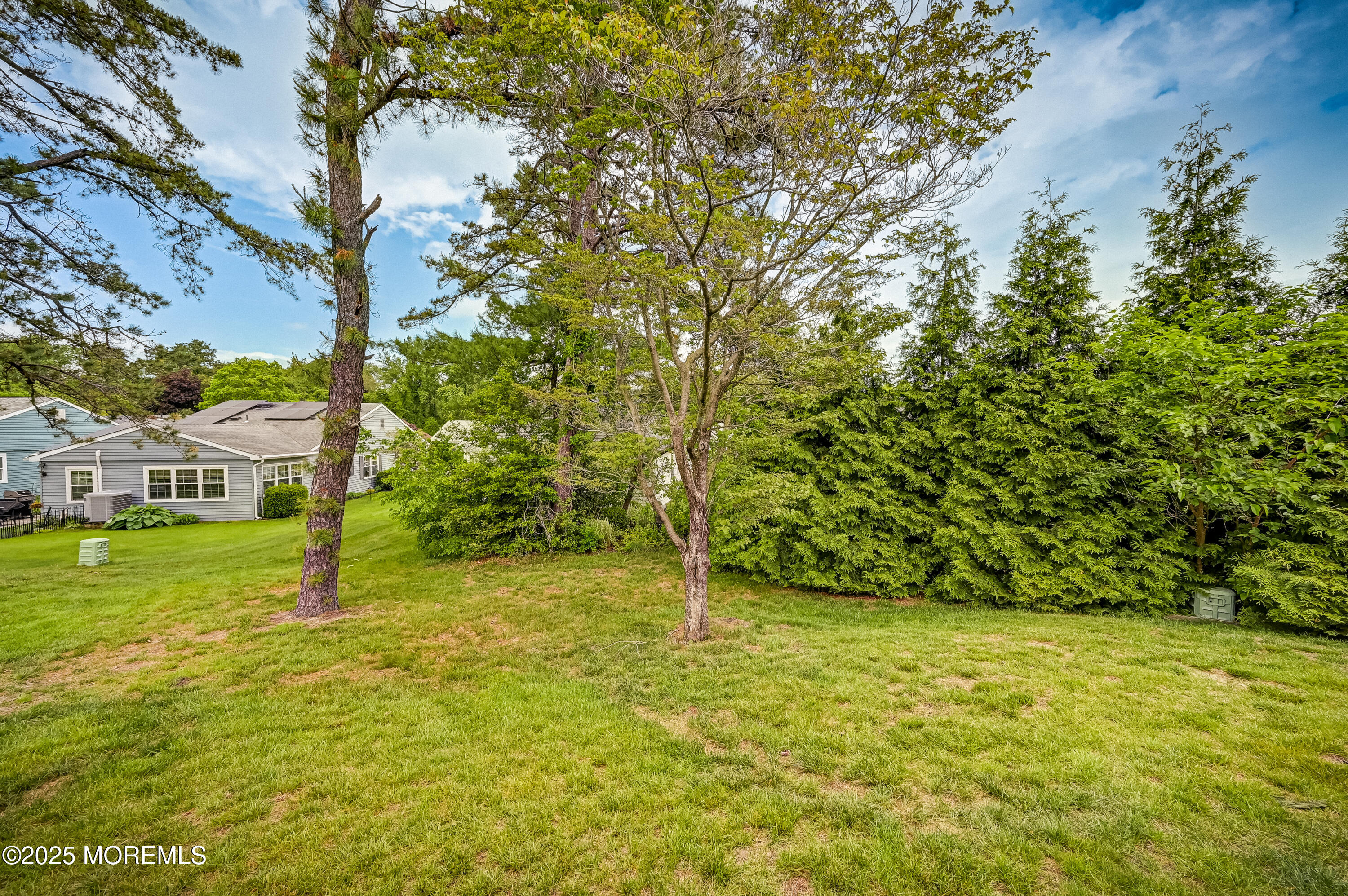 66 Buckingham Drive N