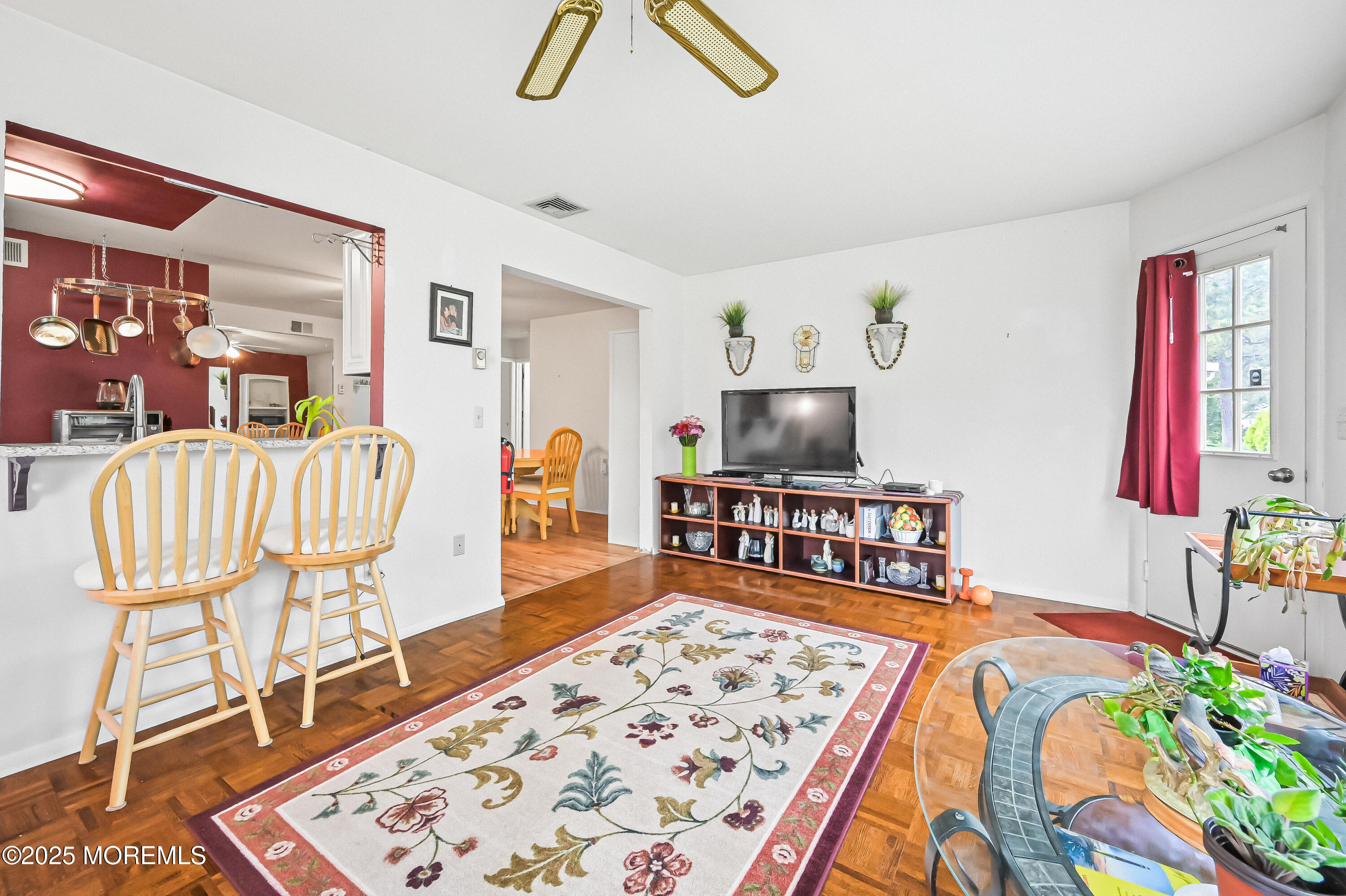 66 Buckingham Drive N