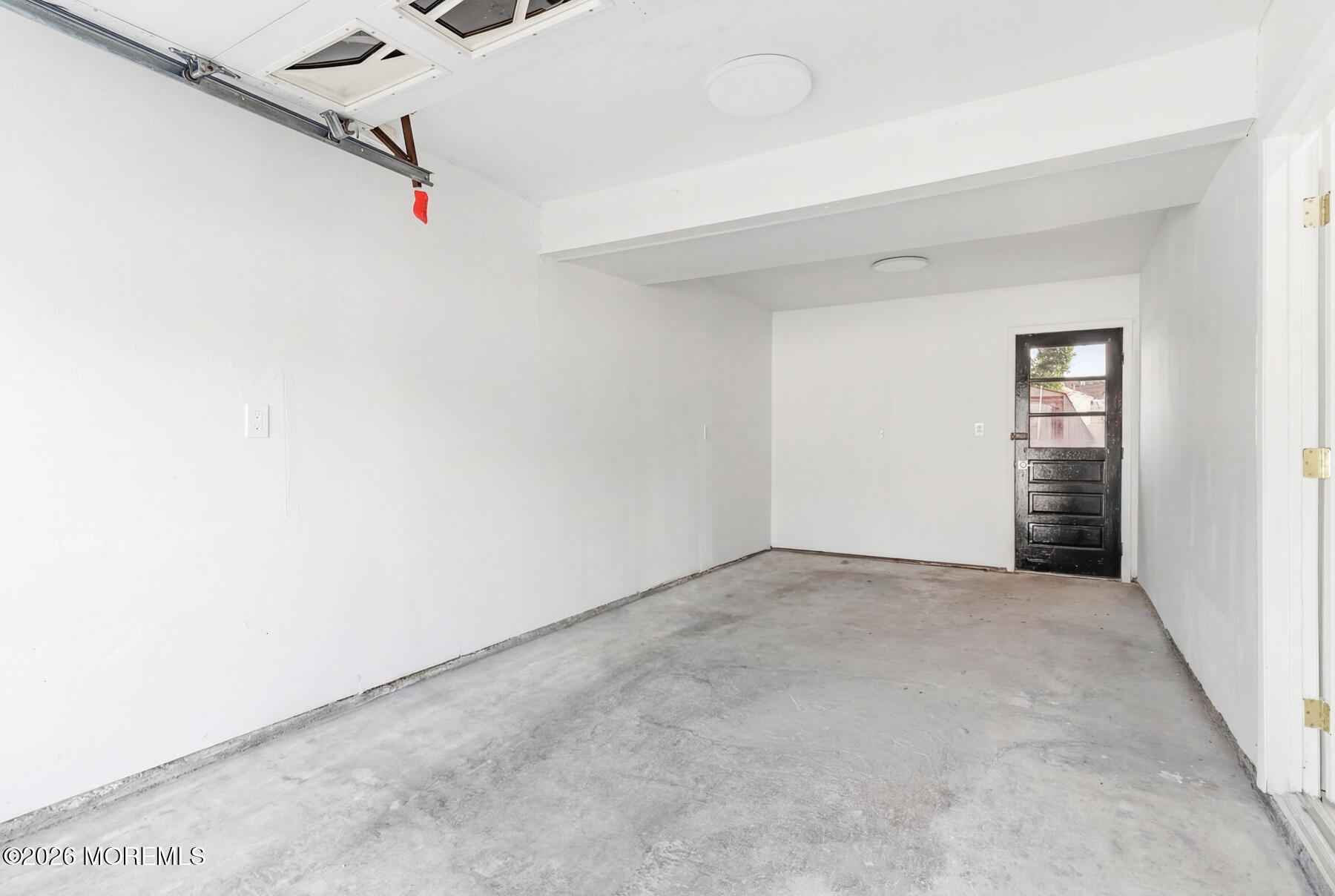 975 S Concourse