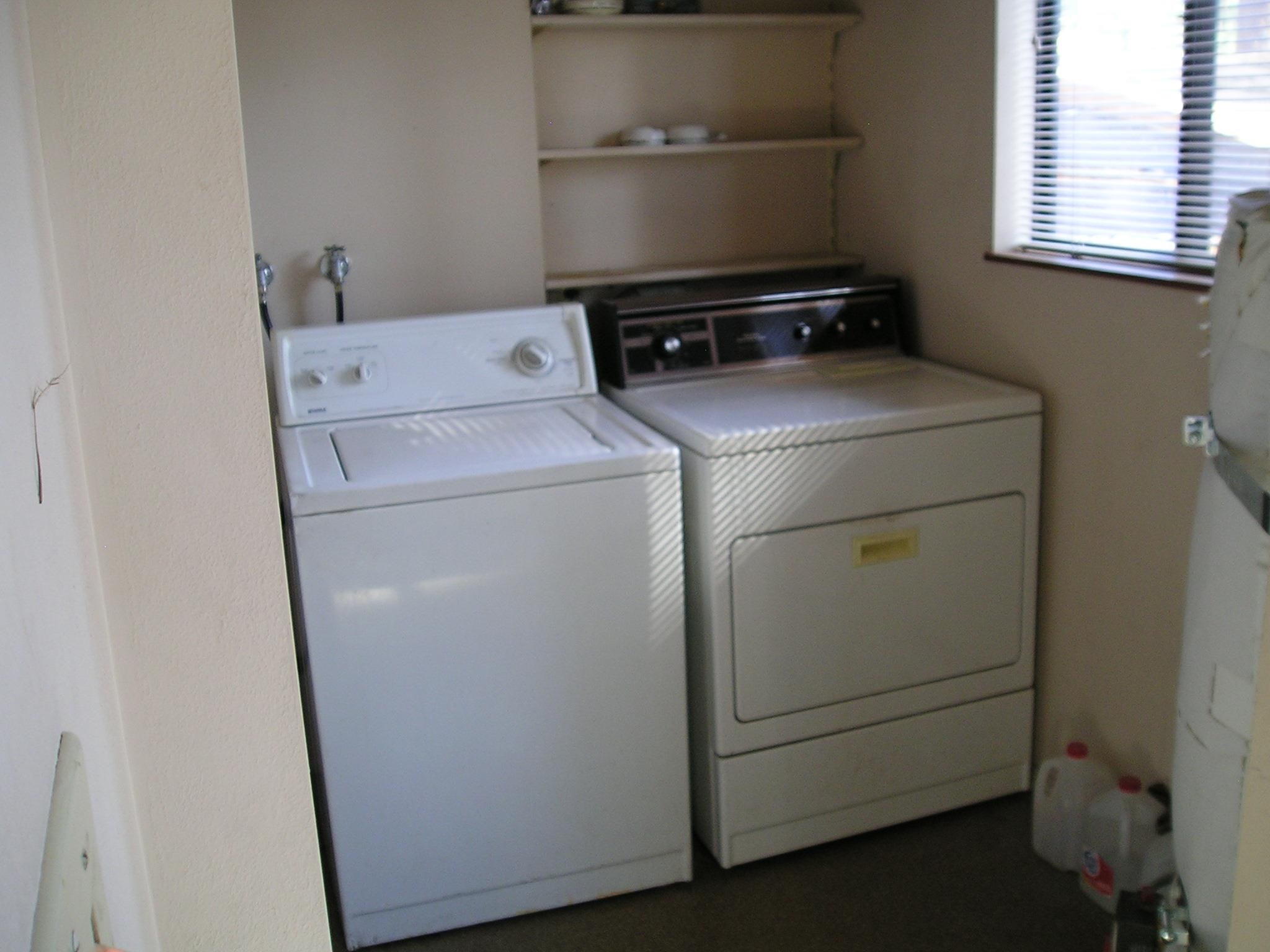 148 E Magnolia Avenue