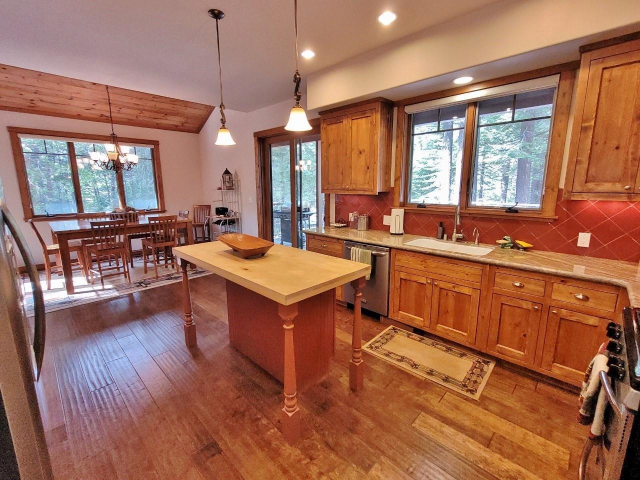 60799 River Ridge Trail