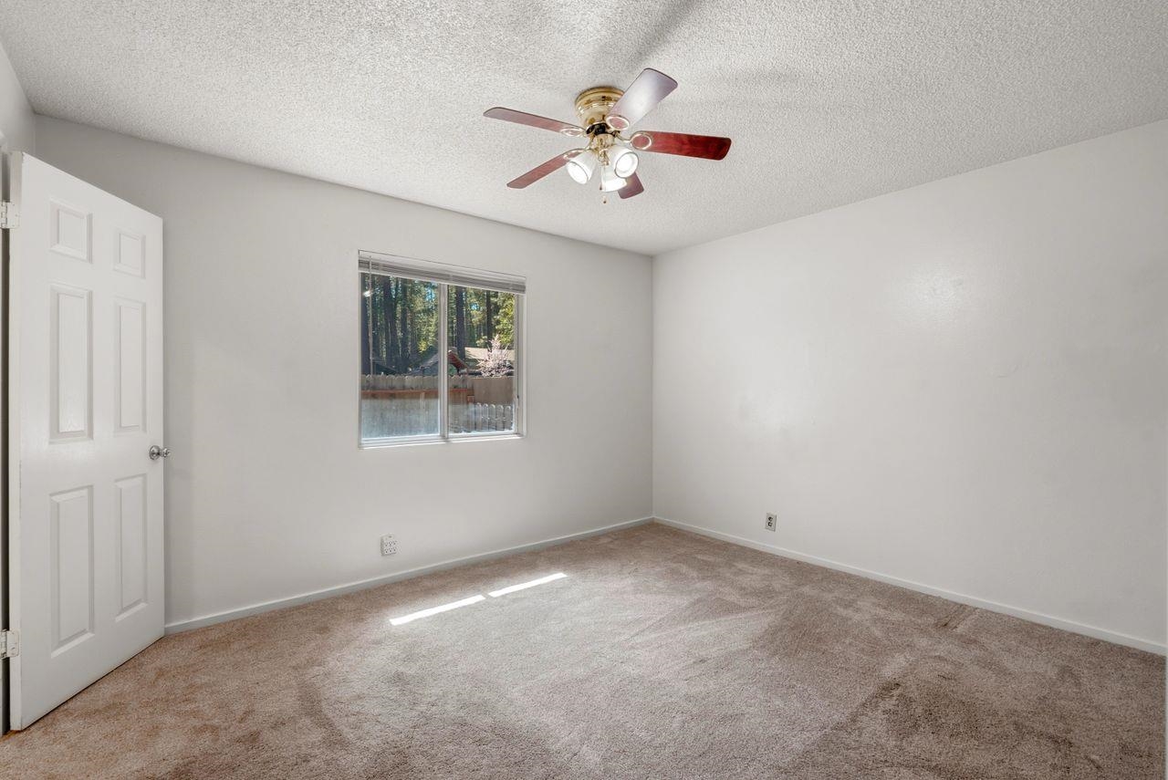 833 W Plumas Avenue