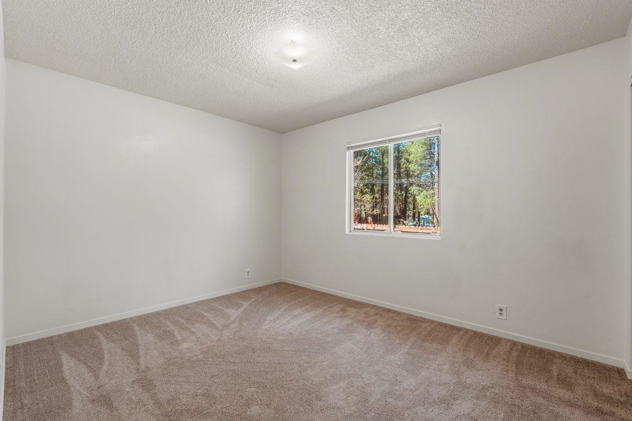 833 W Plumas Avenue