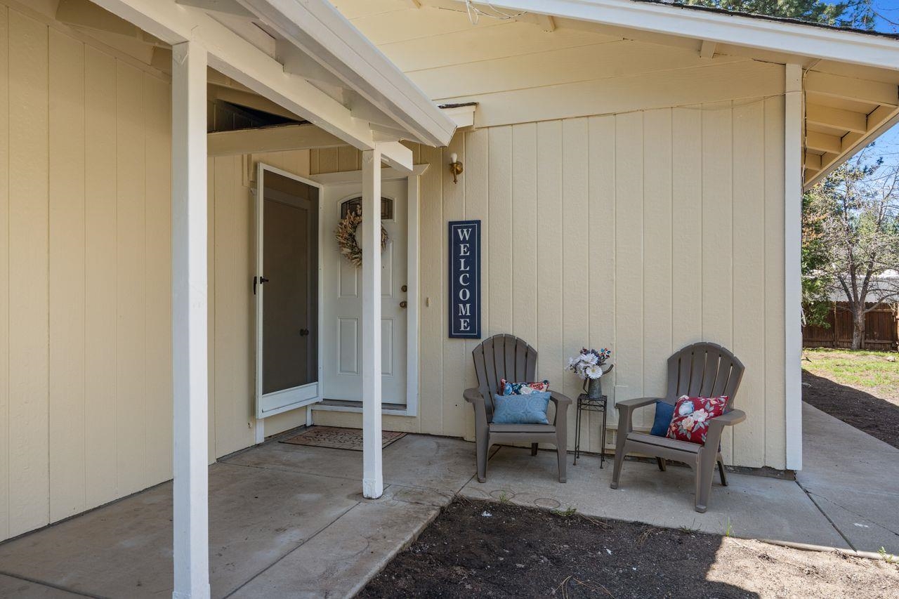 833 W Plumas Avenue