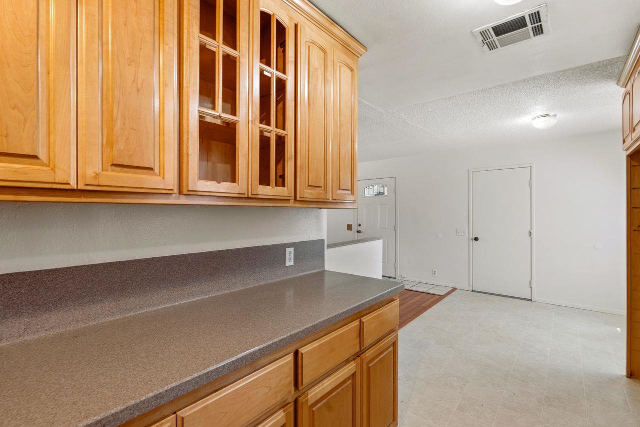 833 W Plumas Avenue