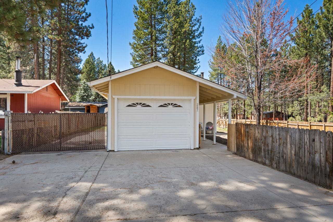 833 W Plumas Avenue