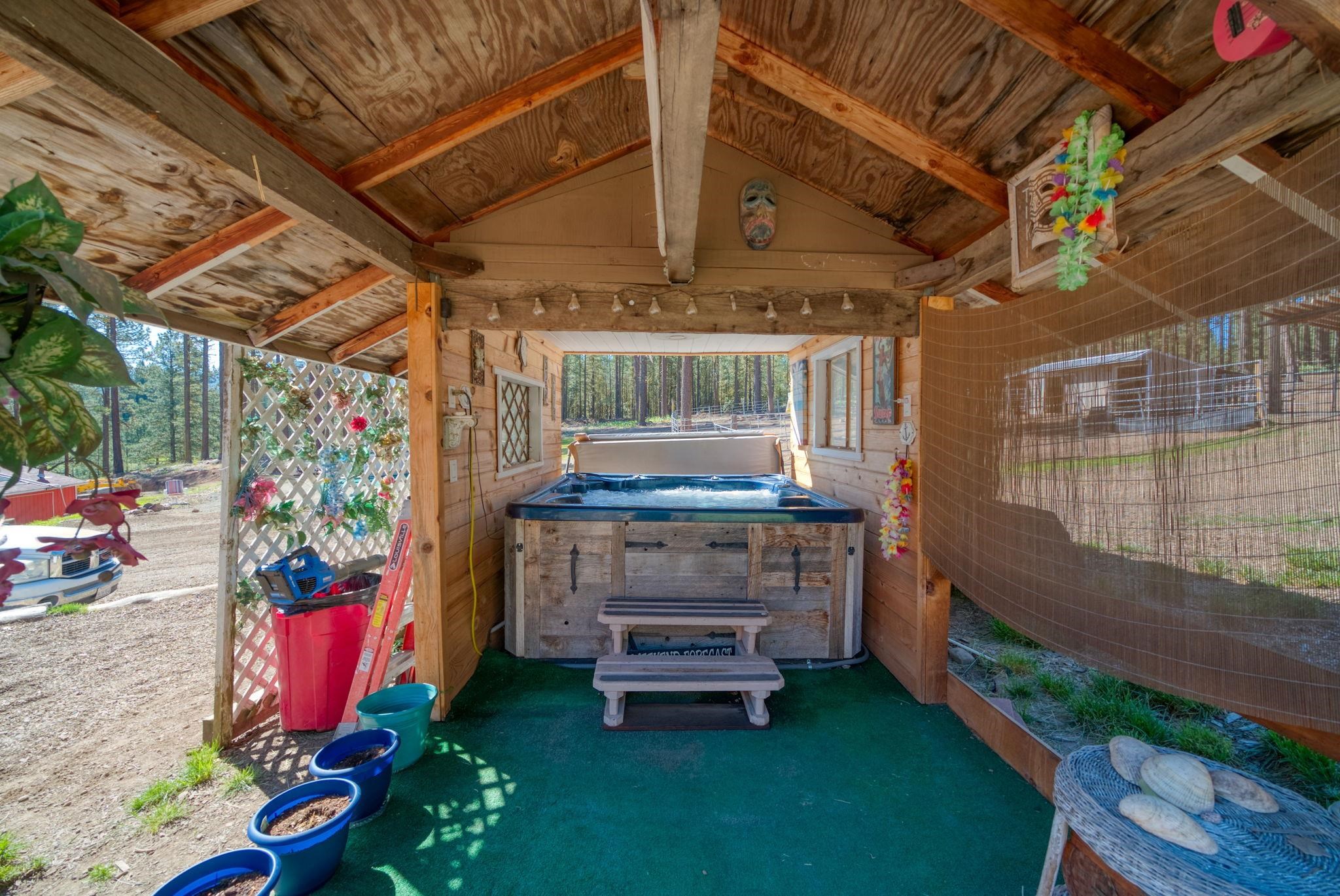 6117 Crackerjack Creek Road