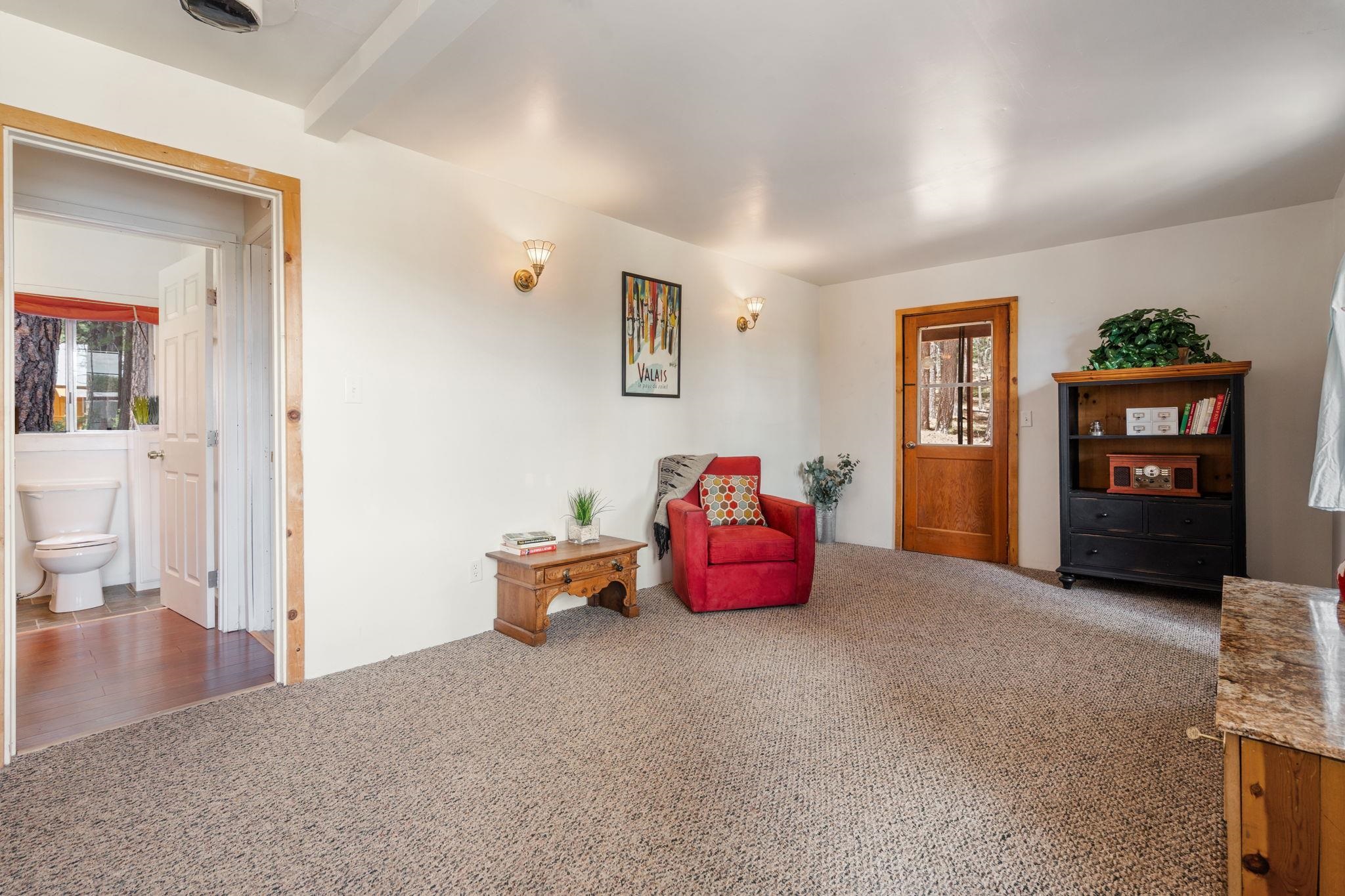 10 Egbert Lane