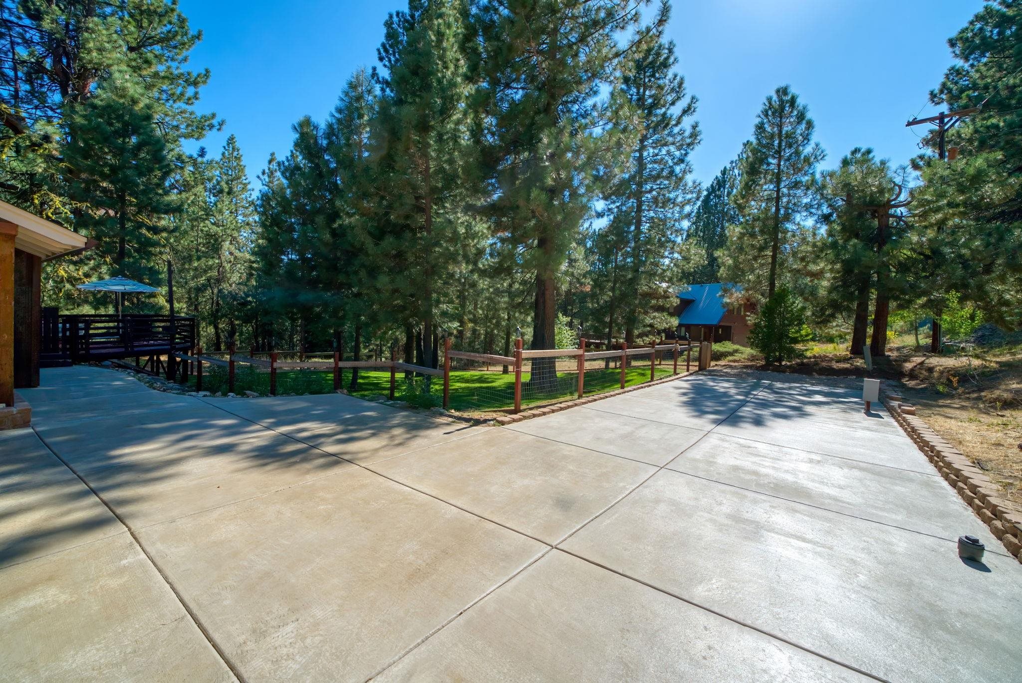 1411 Rocky Cliff Road