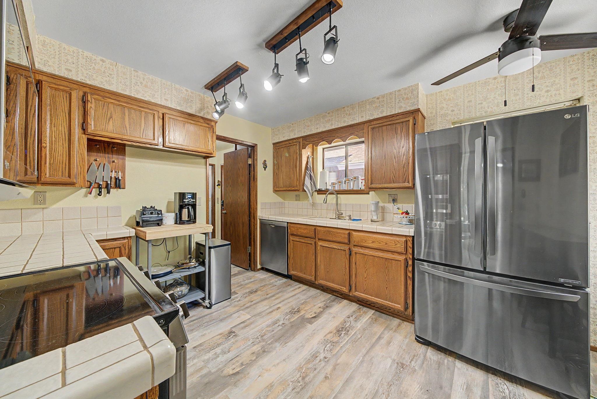 1411 Rocky Cliff Road