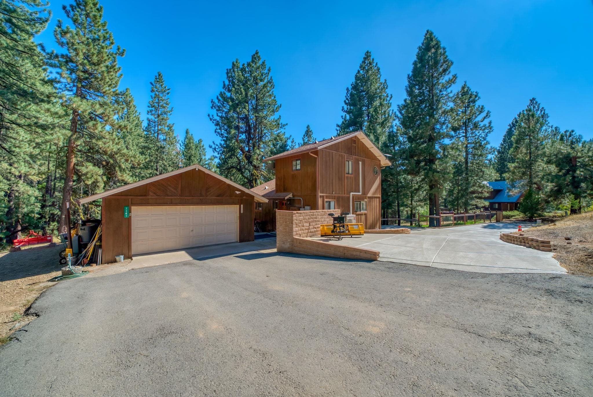 1411 Rocky Cliff Road