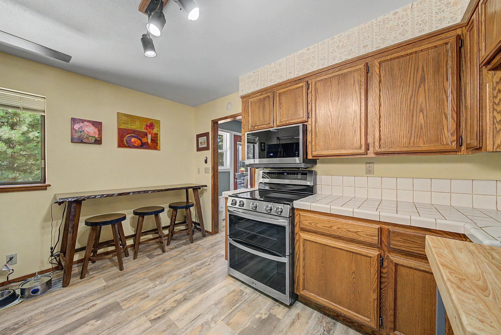 1411 Rocky Cliff Road