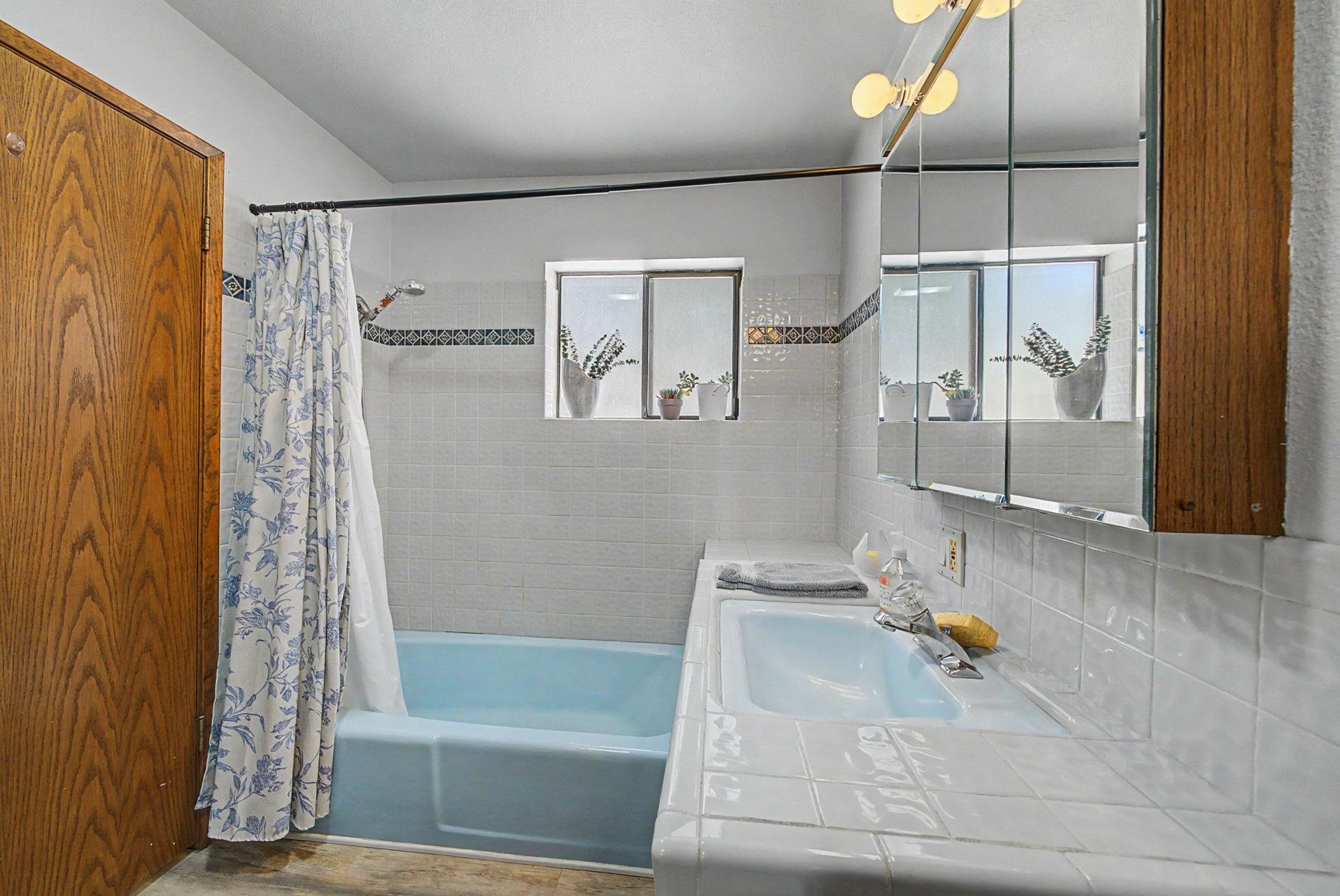 1411 Rocky Cliff Road