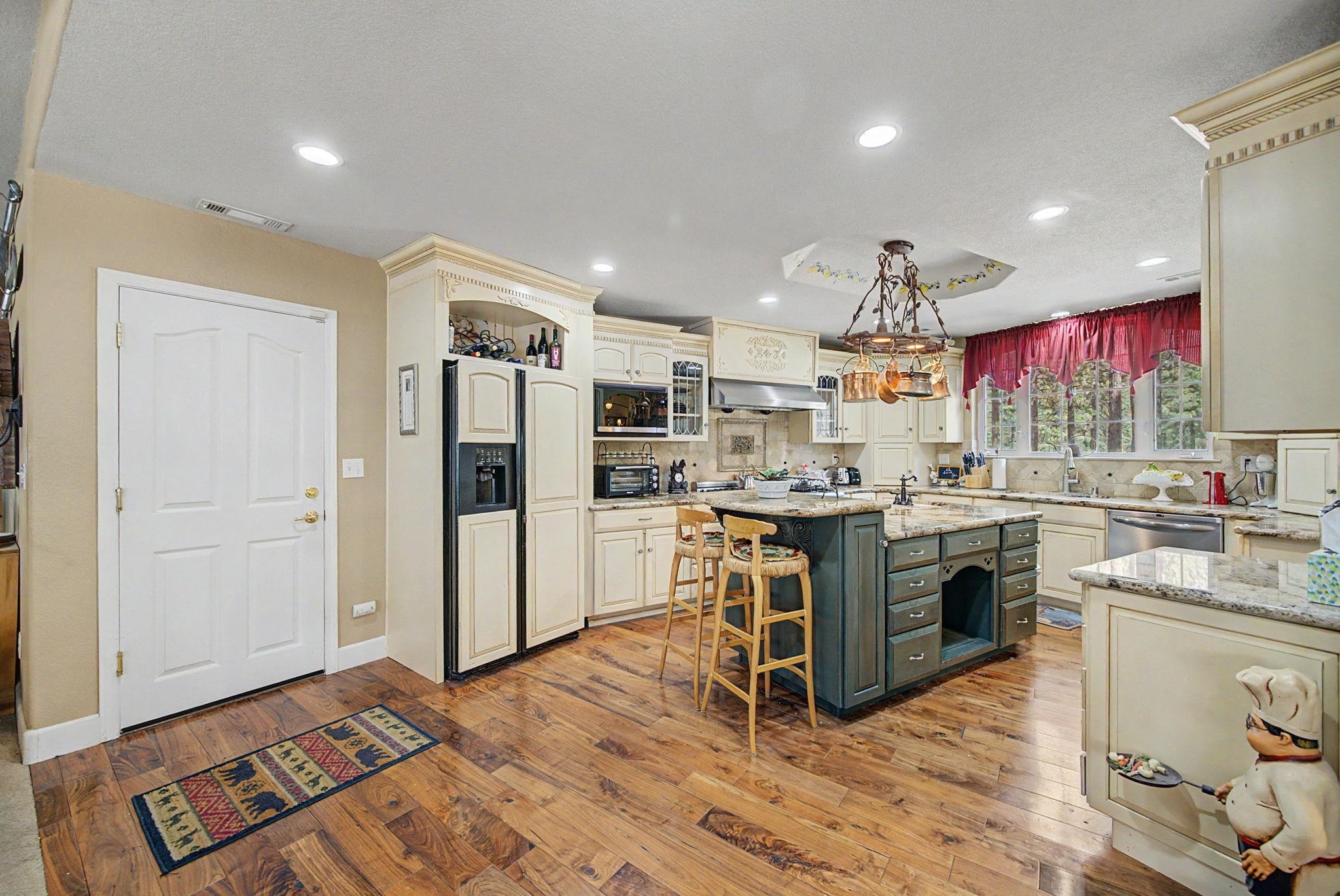 6468 Carmen Valley Road