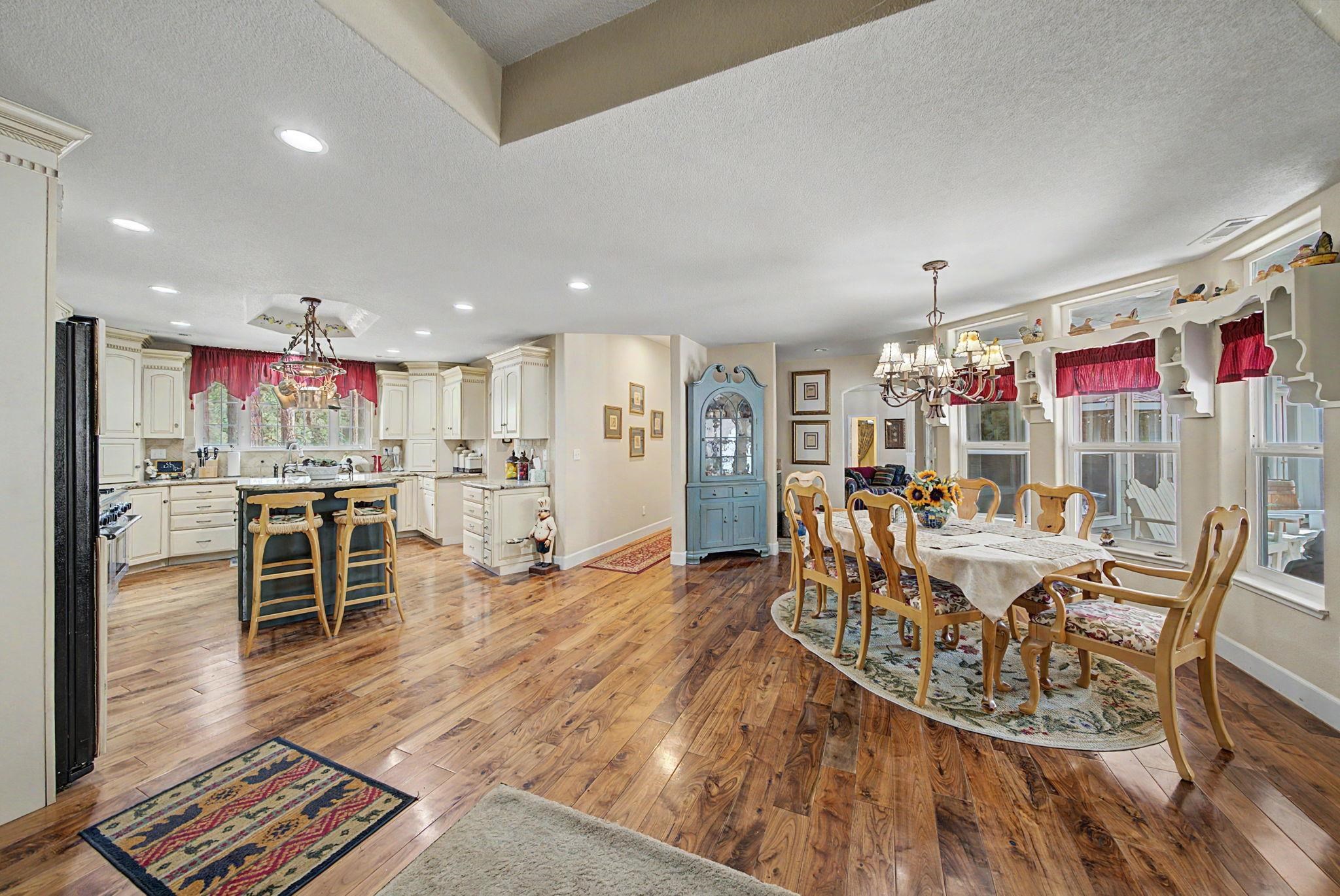 6468 Carmen Valley Road