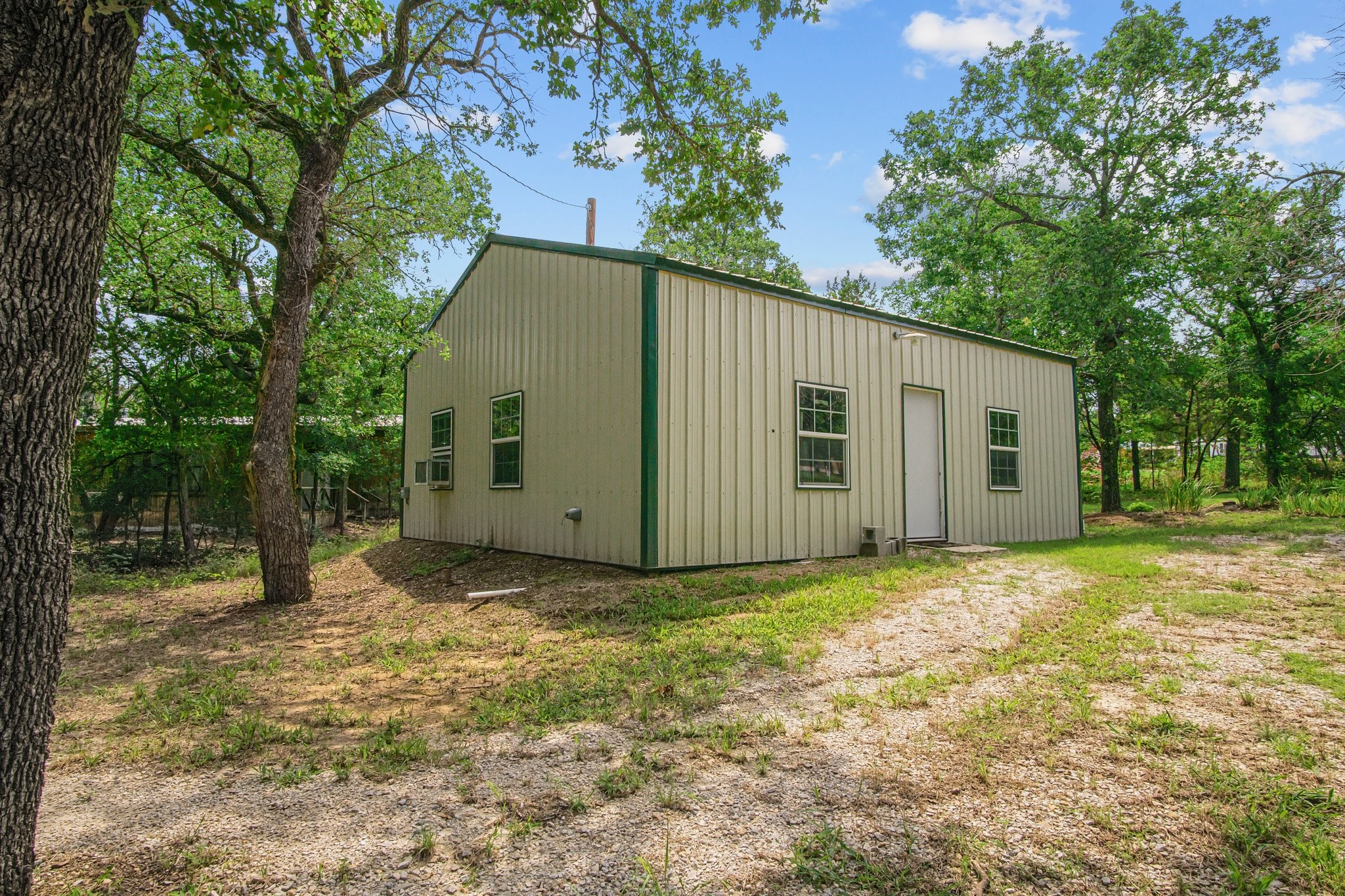 1458 N Lakeview Drive