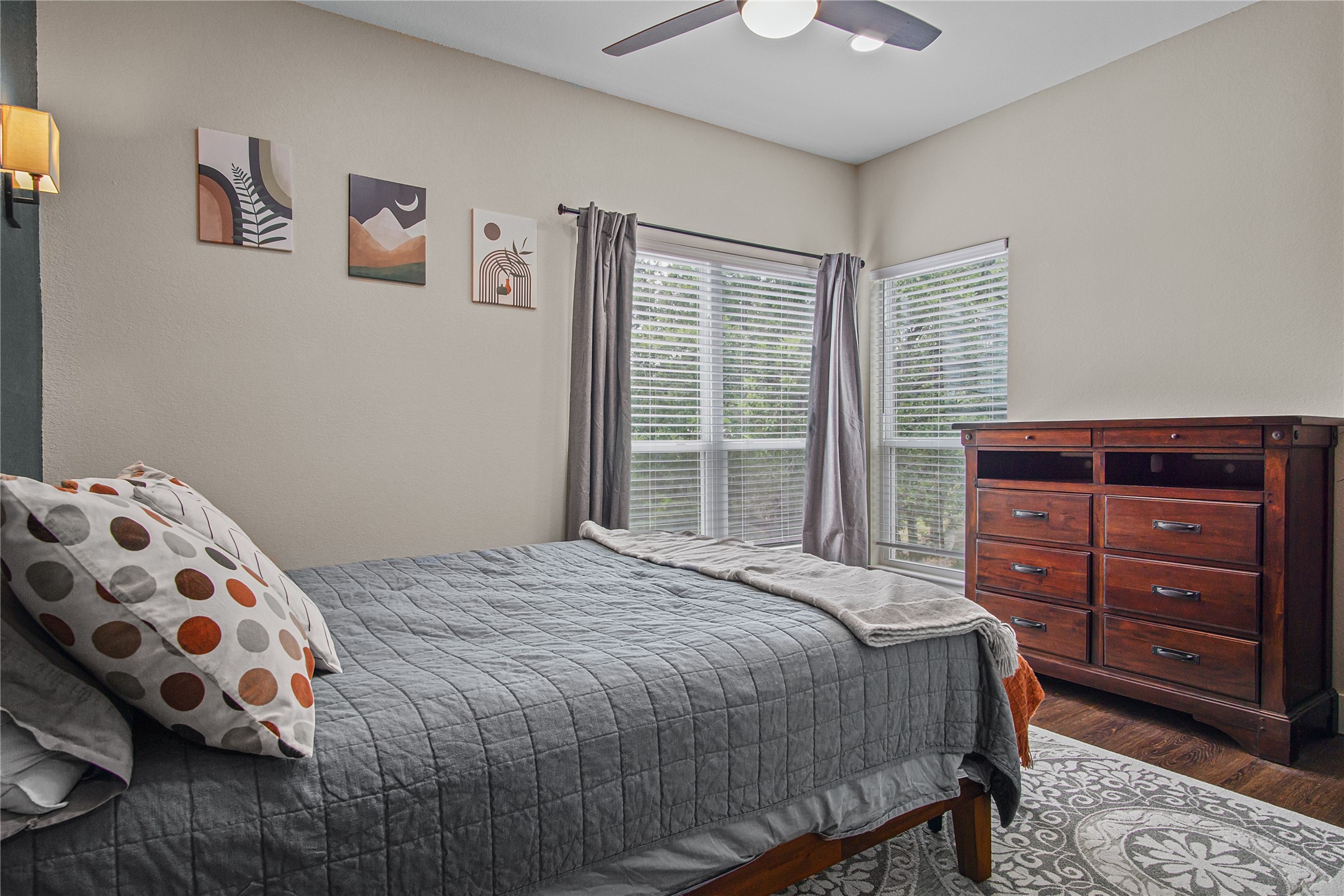 1458 N Lakeview Drive