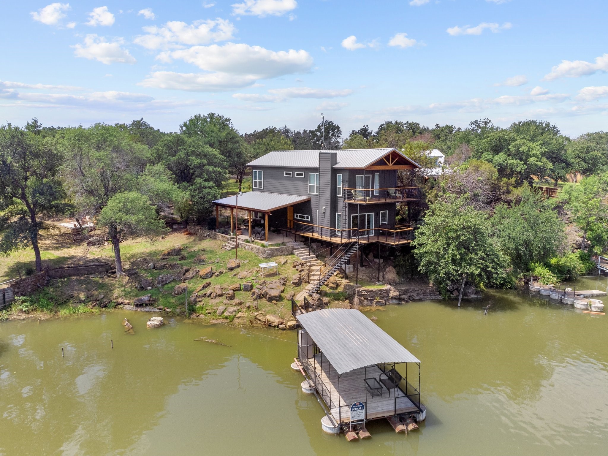 1458 N Lakeview Drive