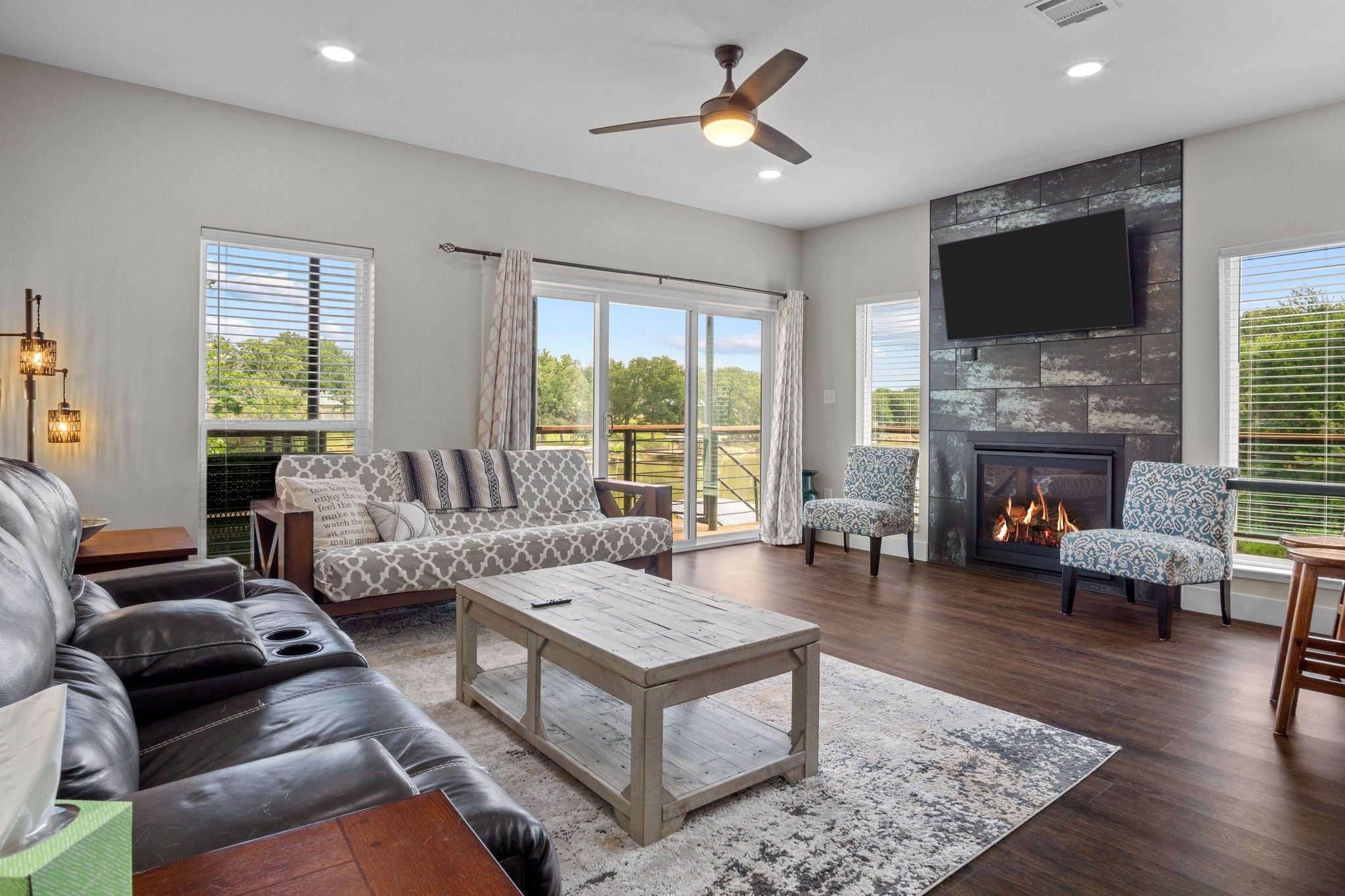 1458 N Lakeview Drive