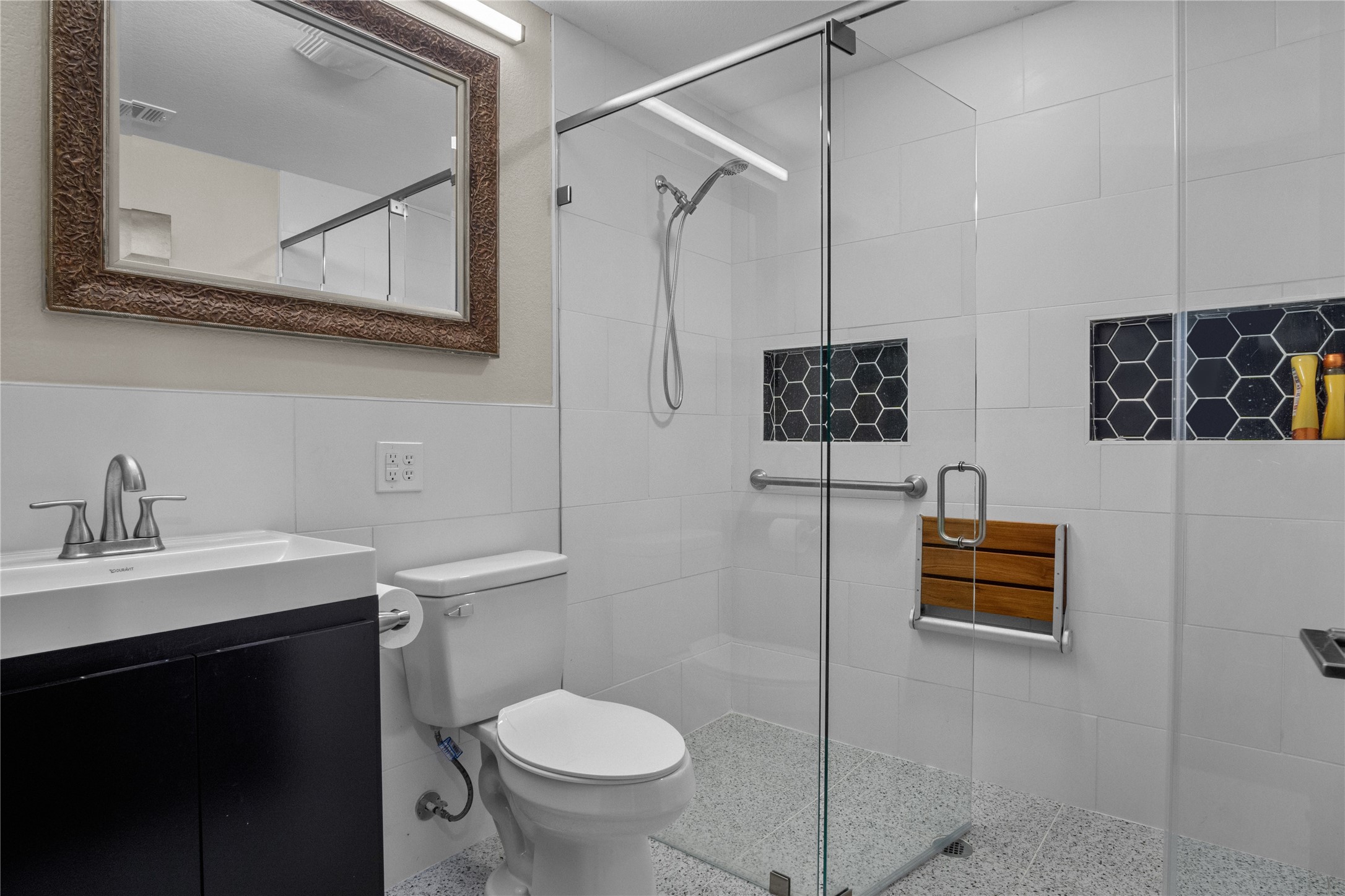 1458 N Lakeview Drive