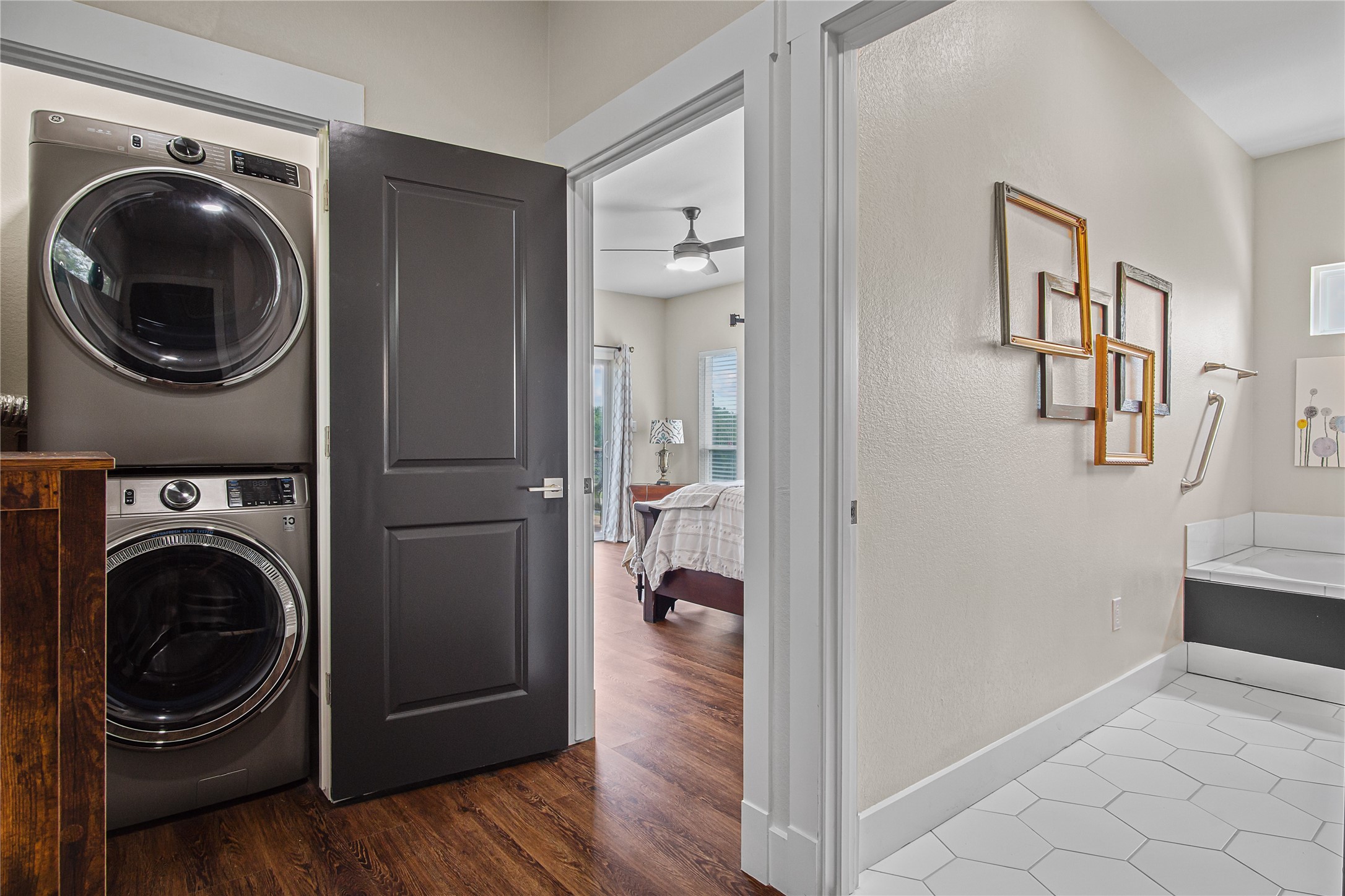 1458 N Lakeview Drive