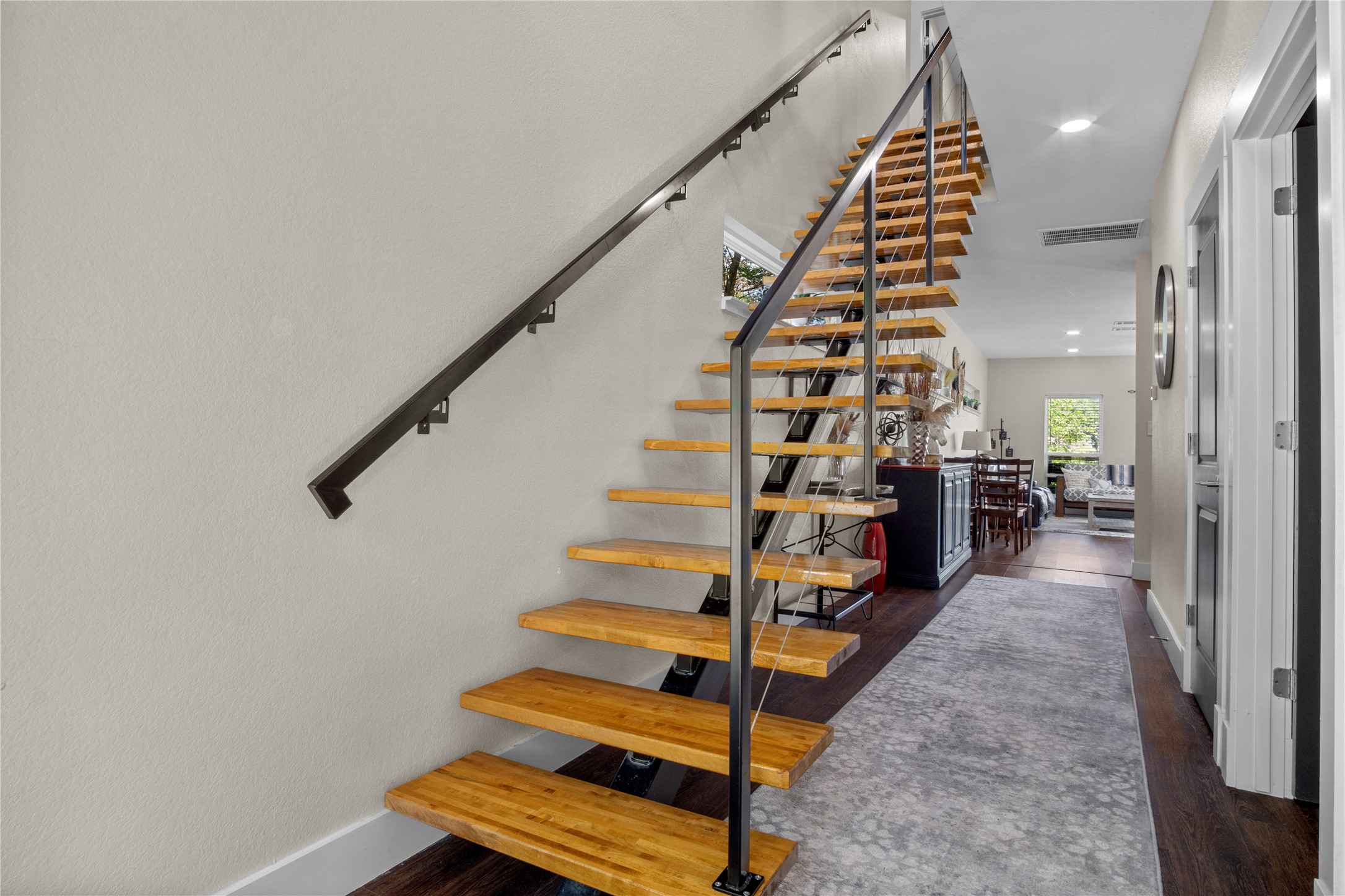 1458 N Lakeview Drive