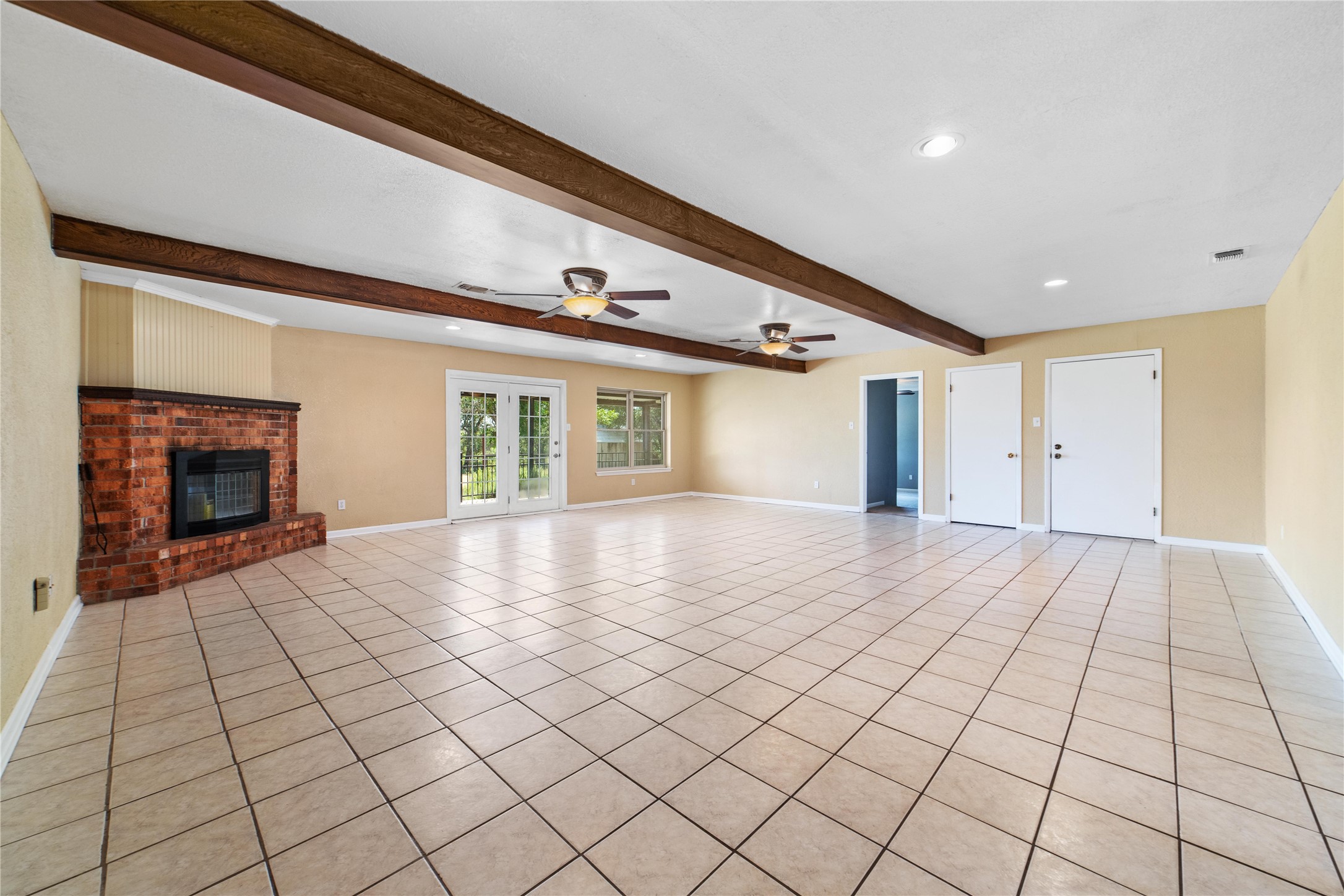 4101 River Oaks Dr