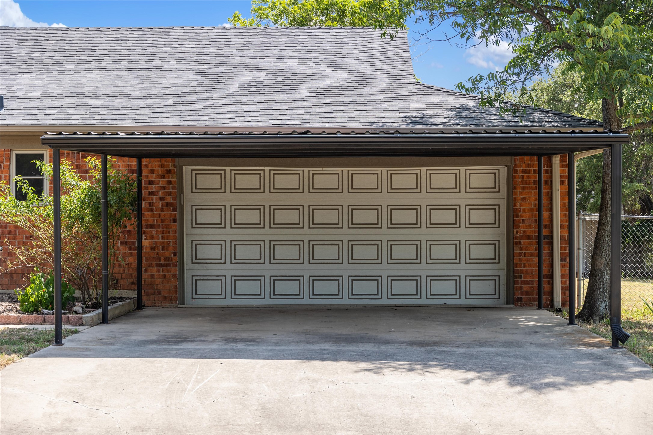 4101 River Oaks Dr