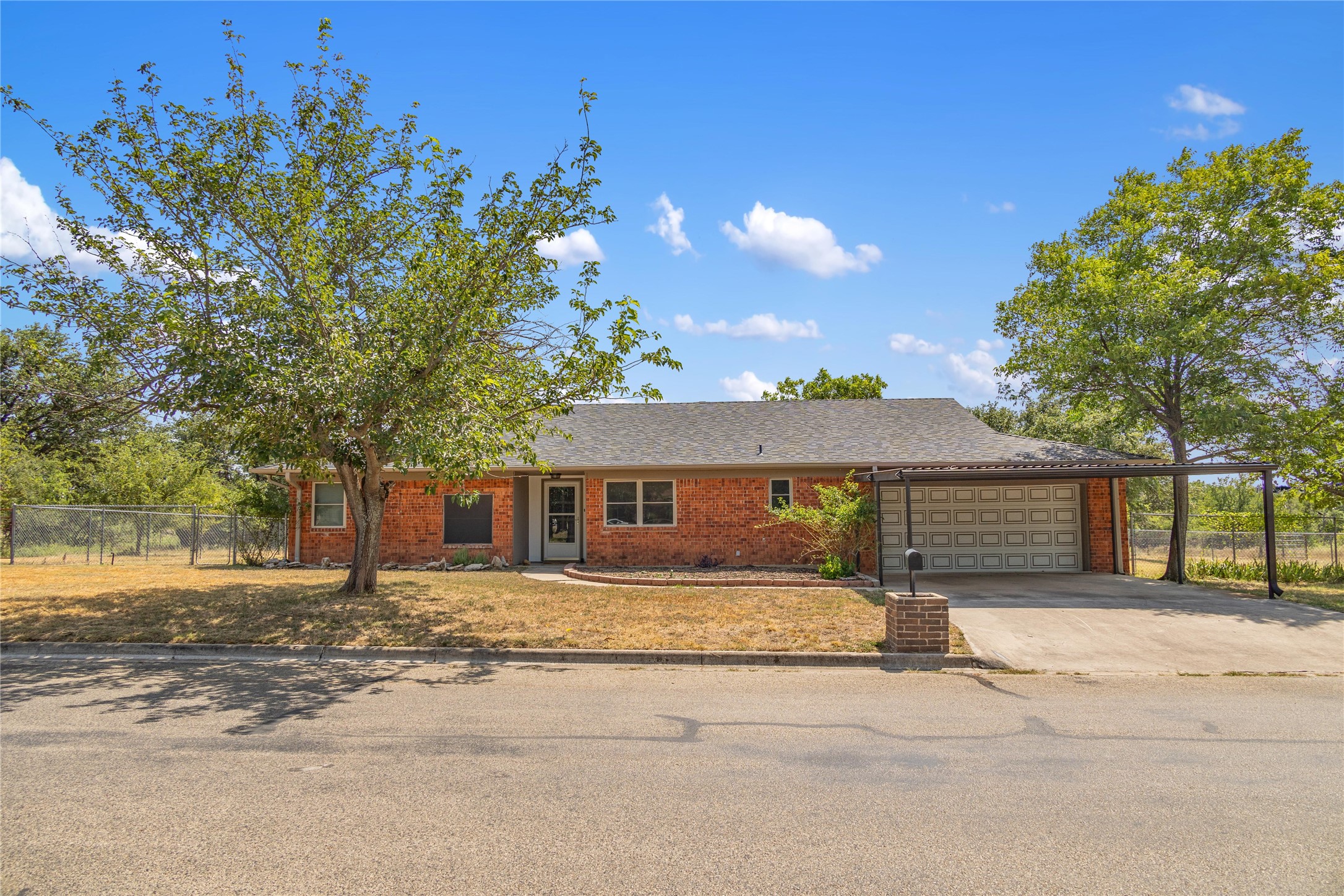 4101 River Oaks Dr