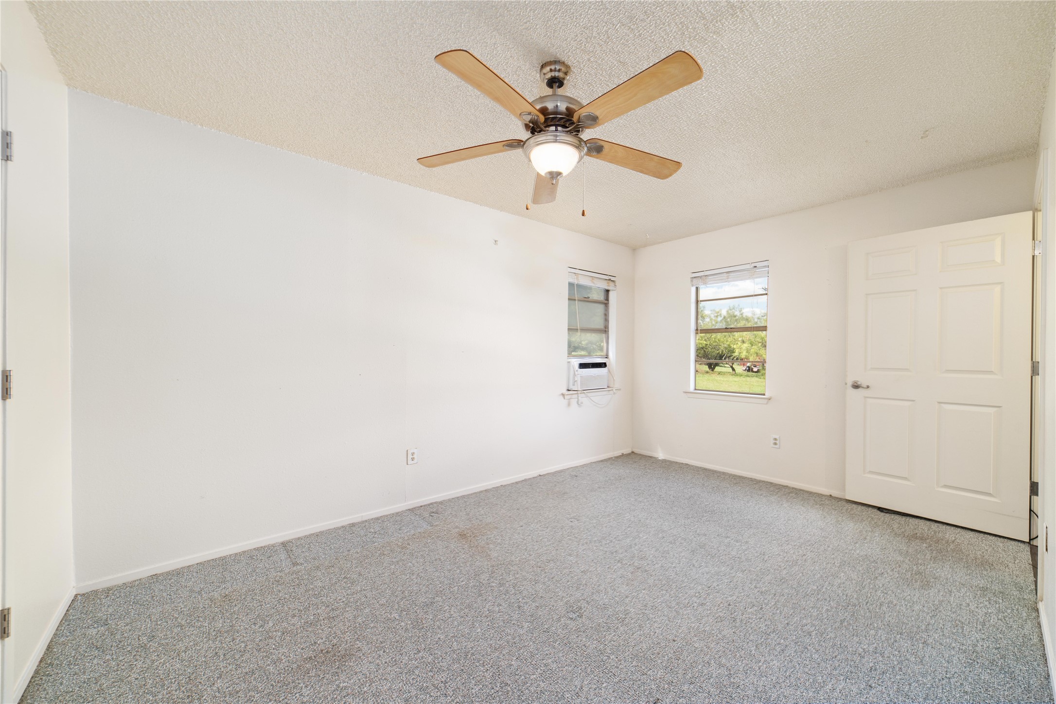 6920 Emerald Drive